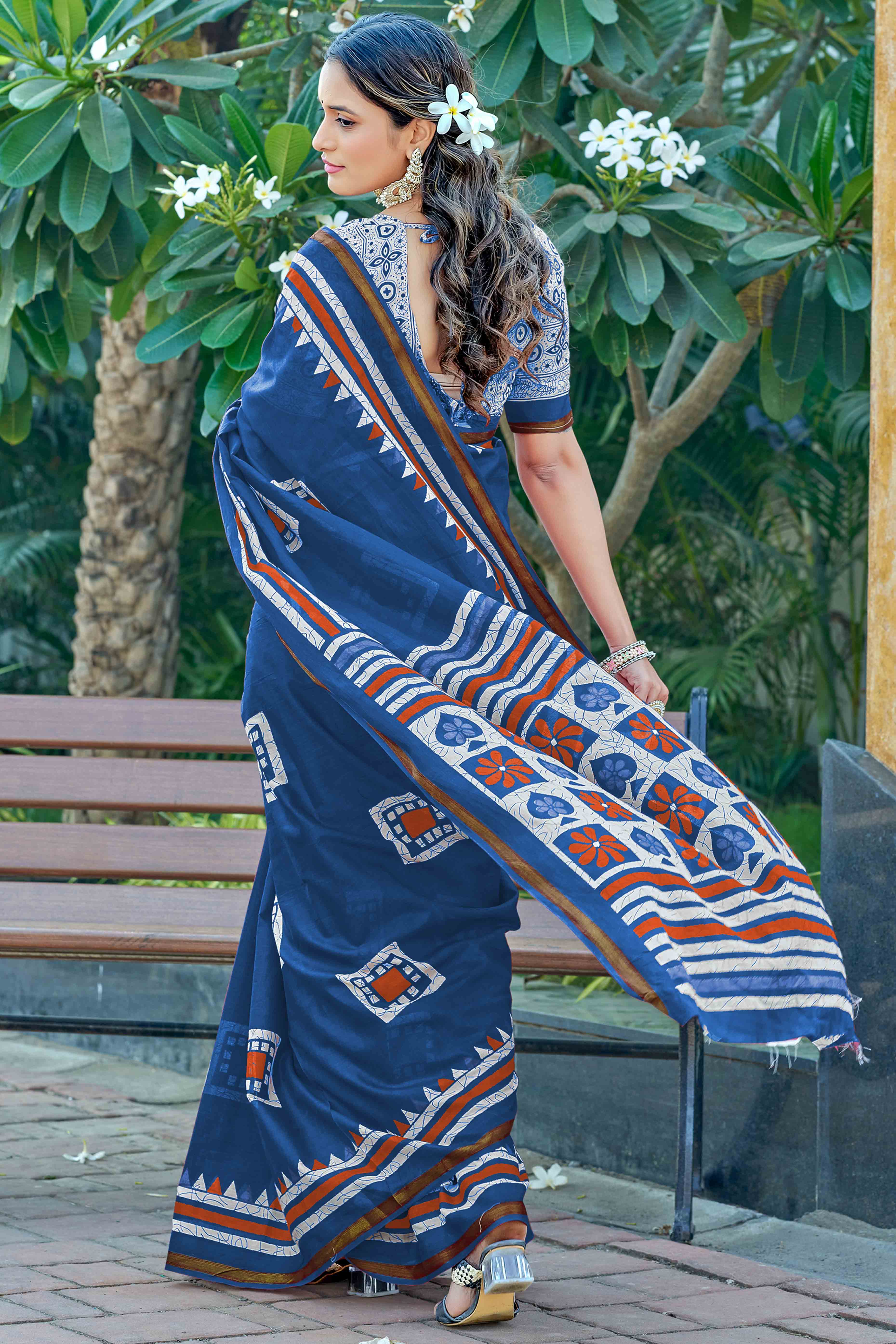 Blue Geometric Printed Pure Mulmul Cotton Saree