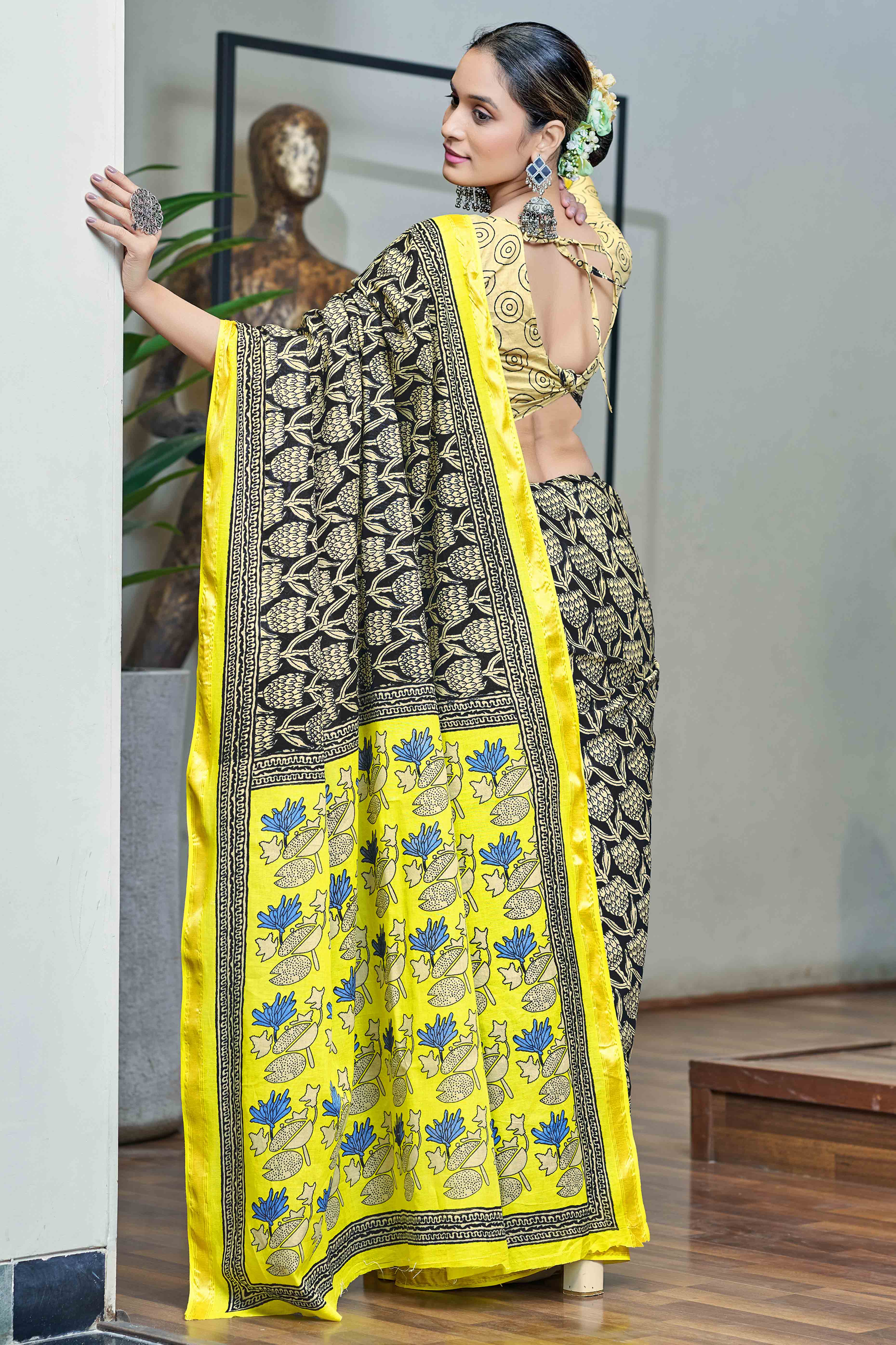 Black Floral Printed Pure Mulmul Cotton Saree