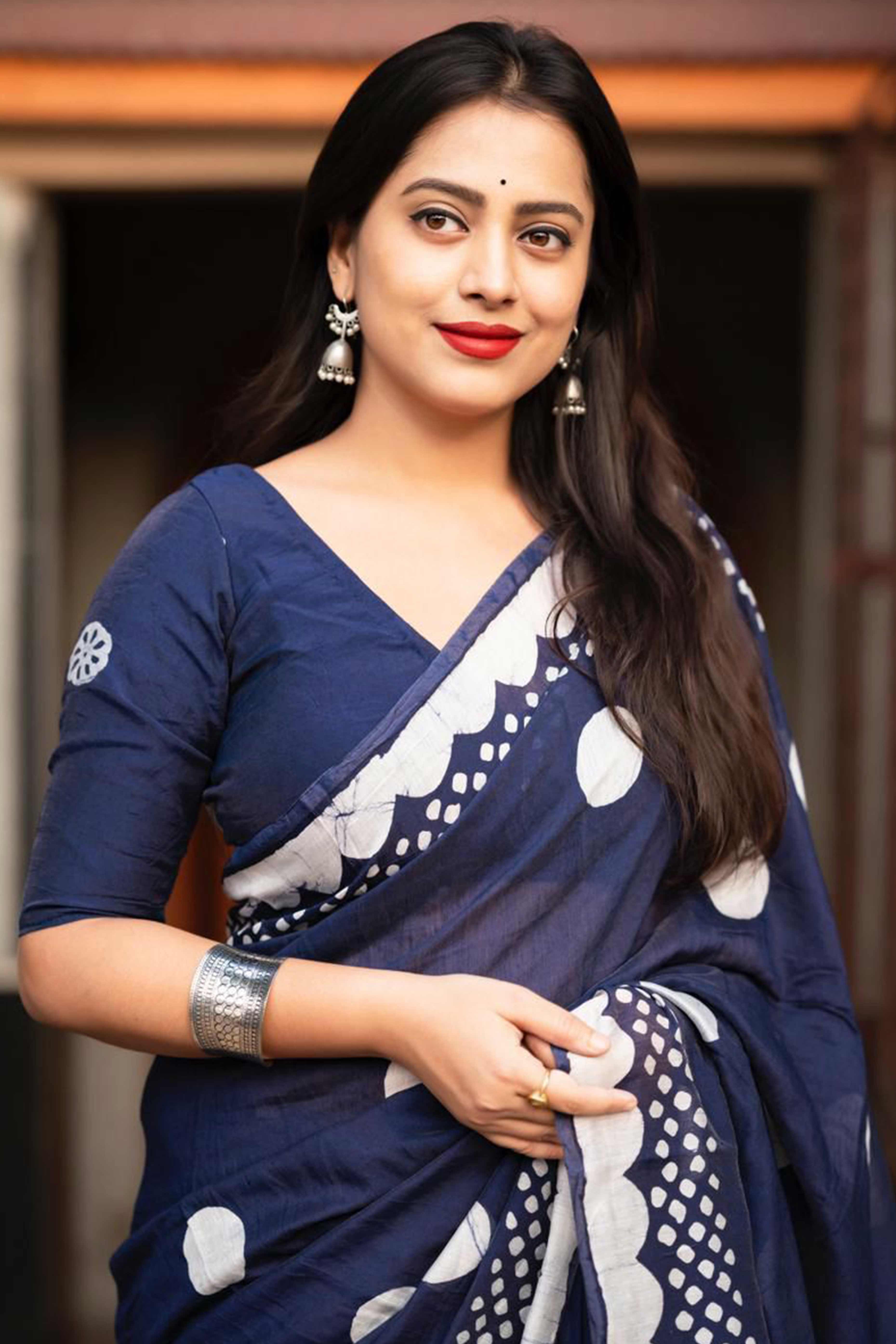 Indigo Blue Linen Saree With Vibrant Polka Digital Print & Trendy Tassel Pallu