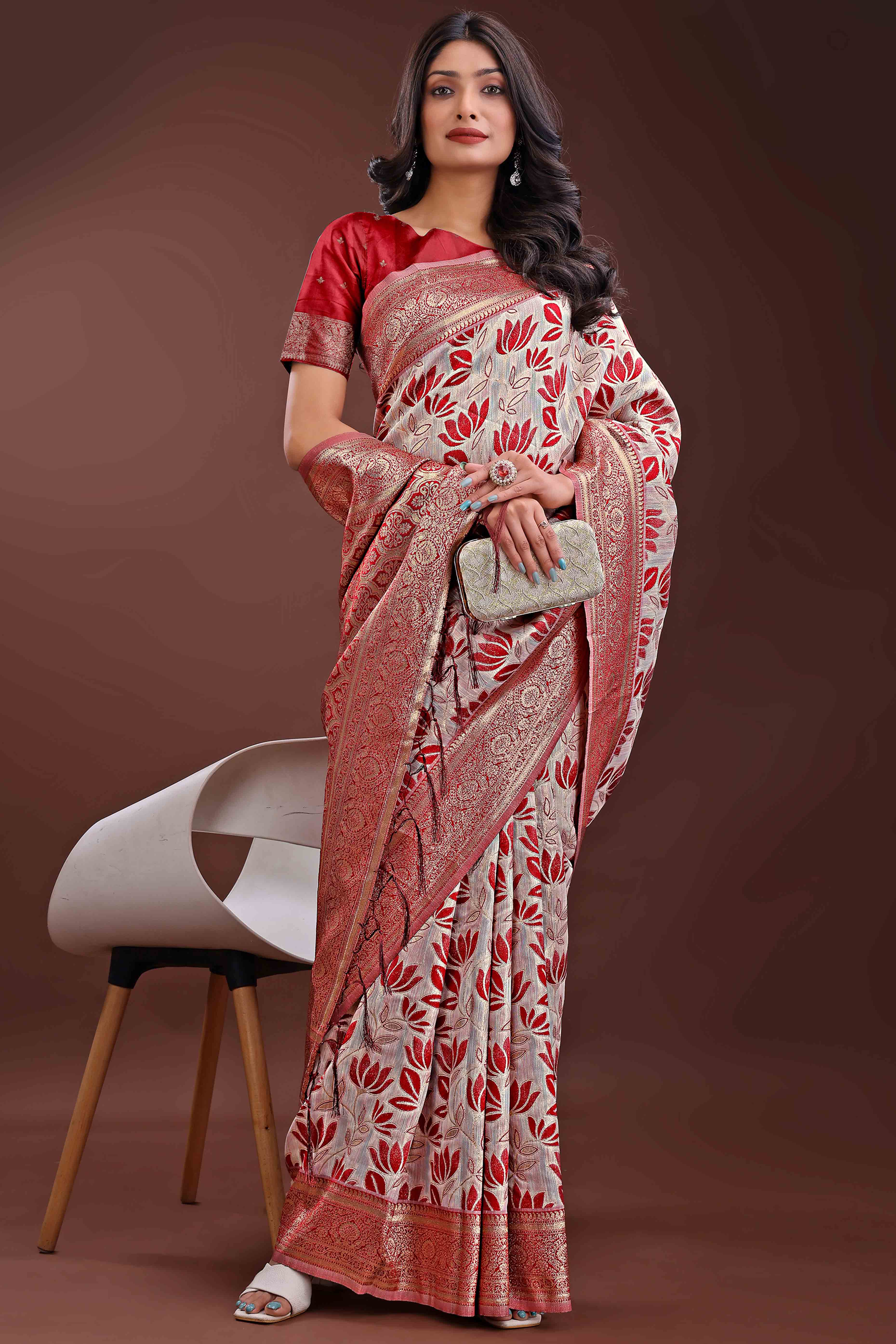 Maroon Linen Cotton Saree Featuring Graceful Floral Patterns in Zari Weave