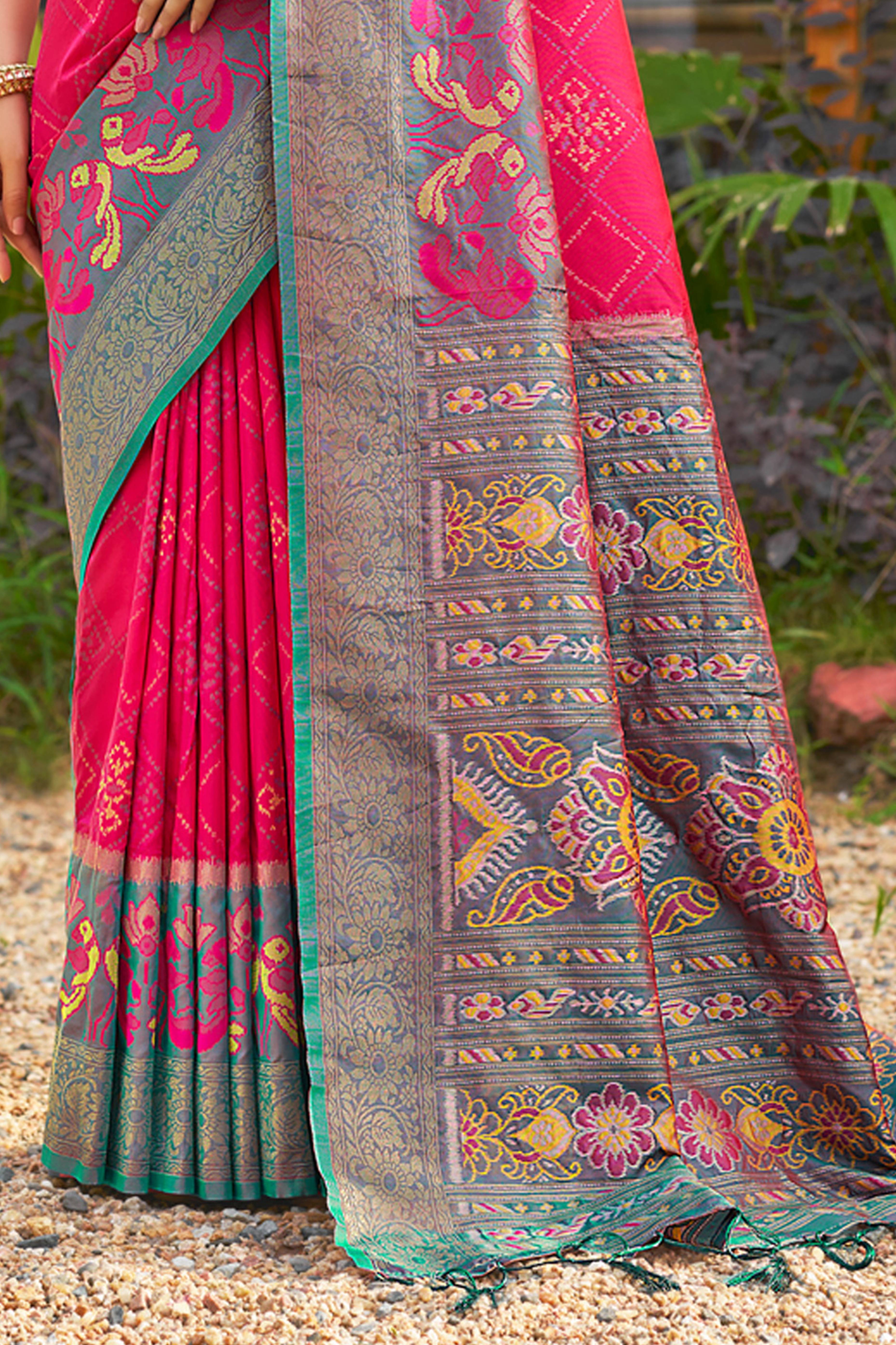 Graceful Pink Pochampally Silk Blend Saree Adorned With Floral Weaving & Stylish Tassel Pallu