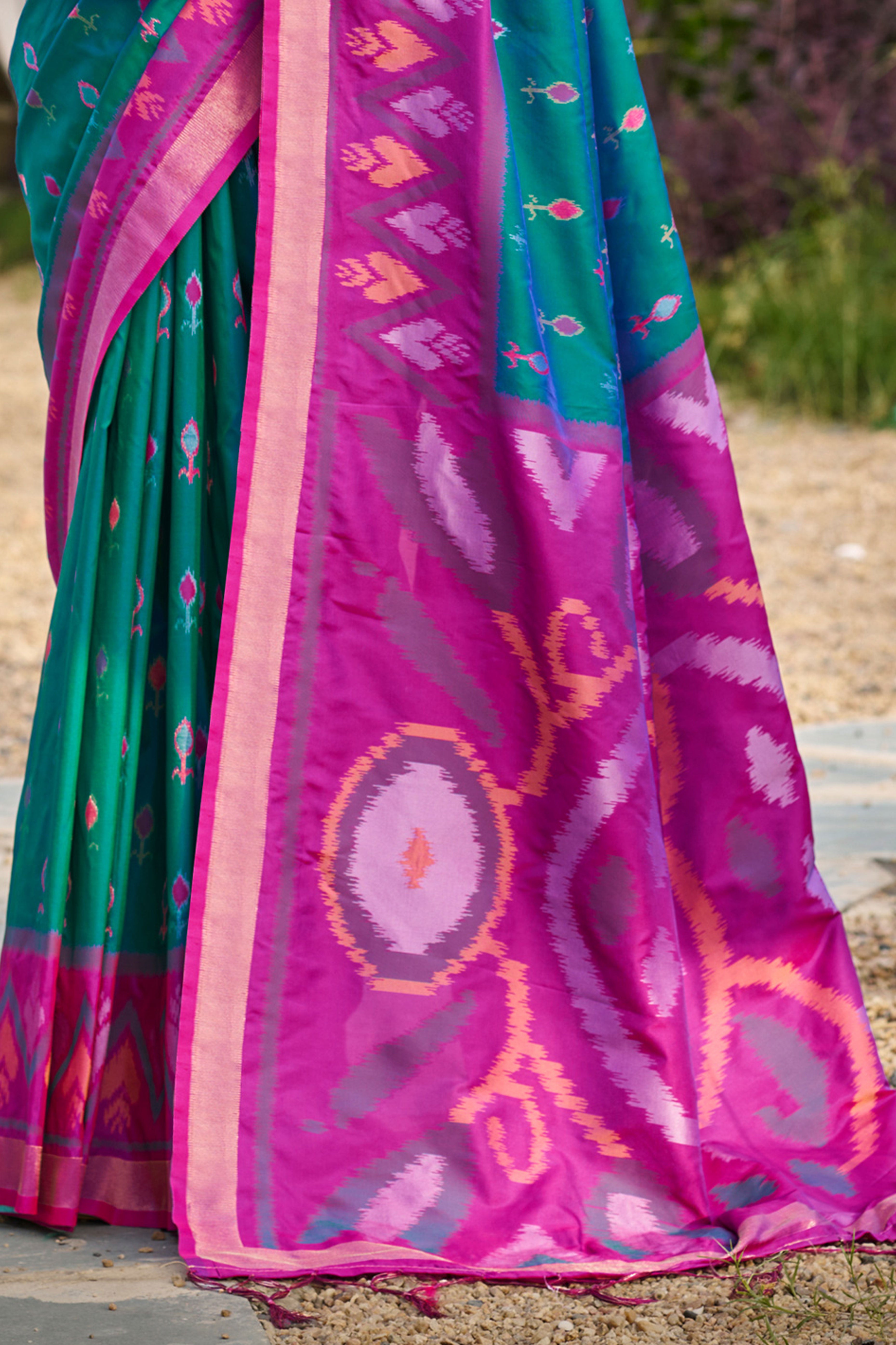 Elegant Morpich Blue Pochampally Ikkat Silk Blend Saree Featuring Intricate Weaving & Tassel Pallu