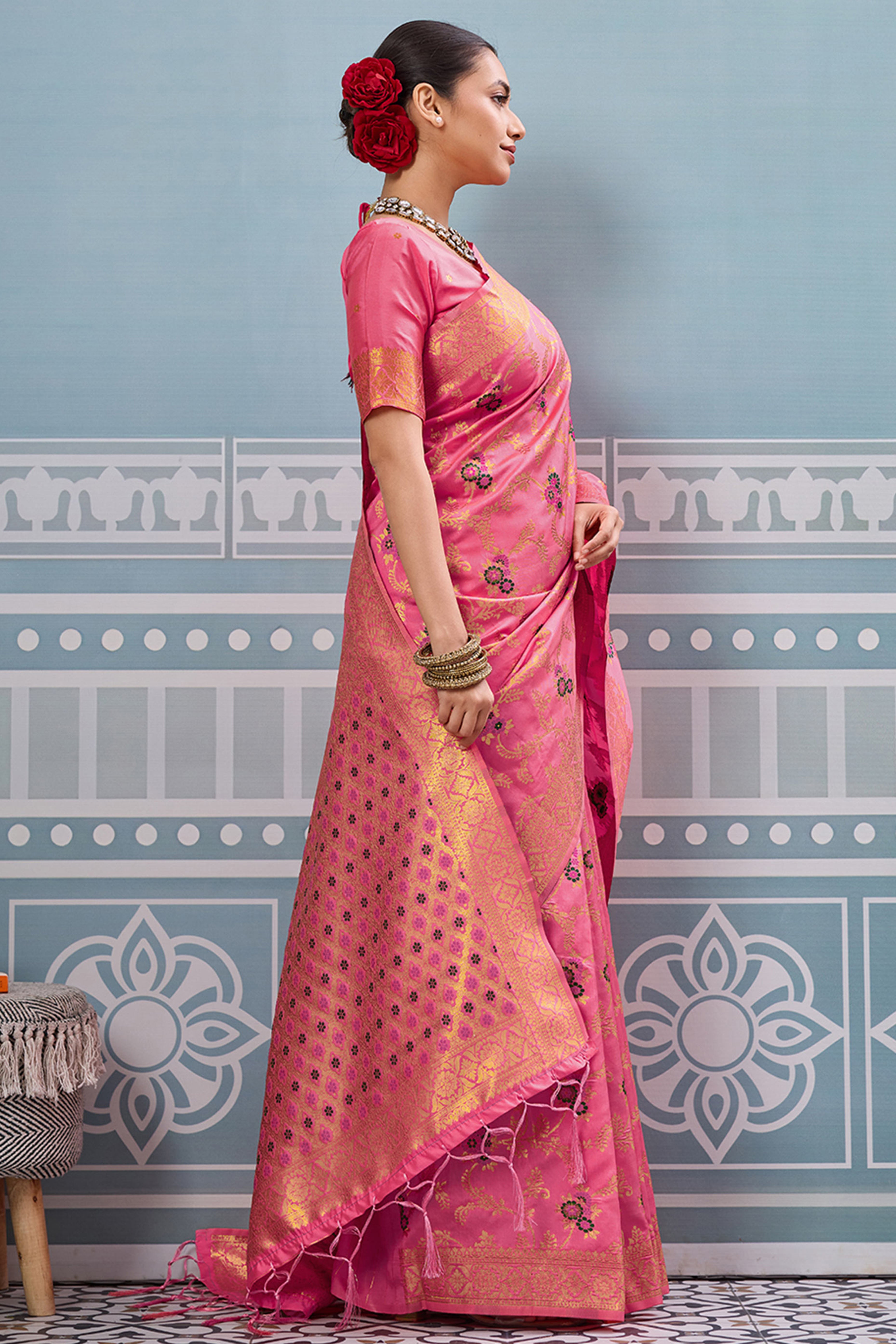 Majestic Bloom Pink Floral Zari Weaving Silk Blend Saree With Elegant Tassel Pallu