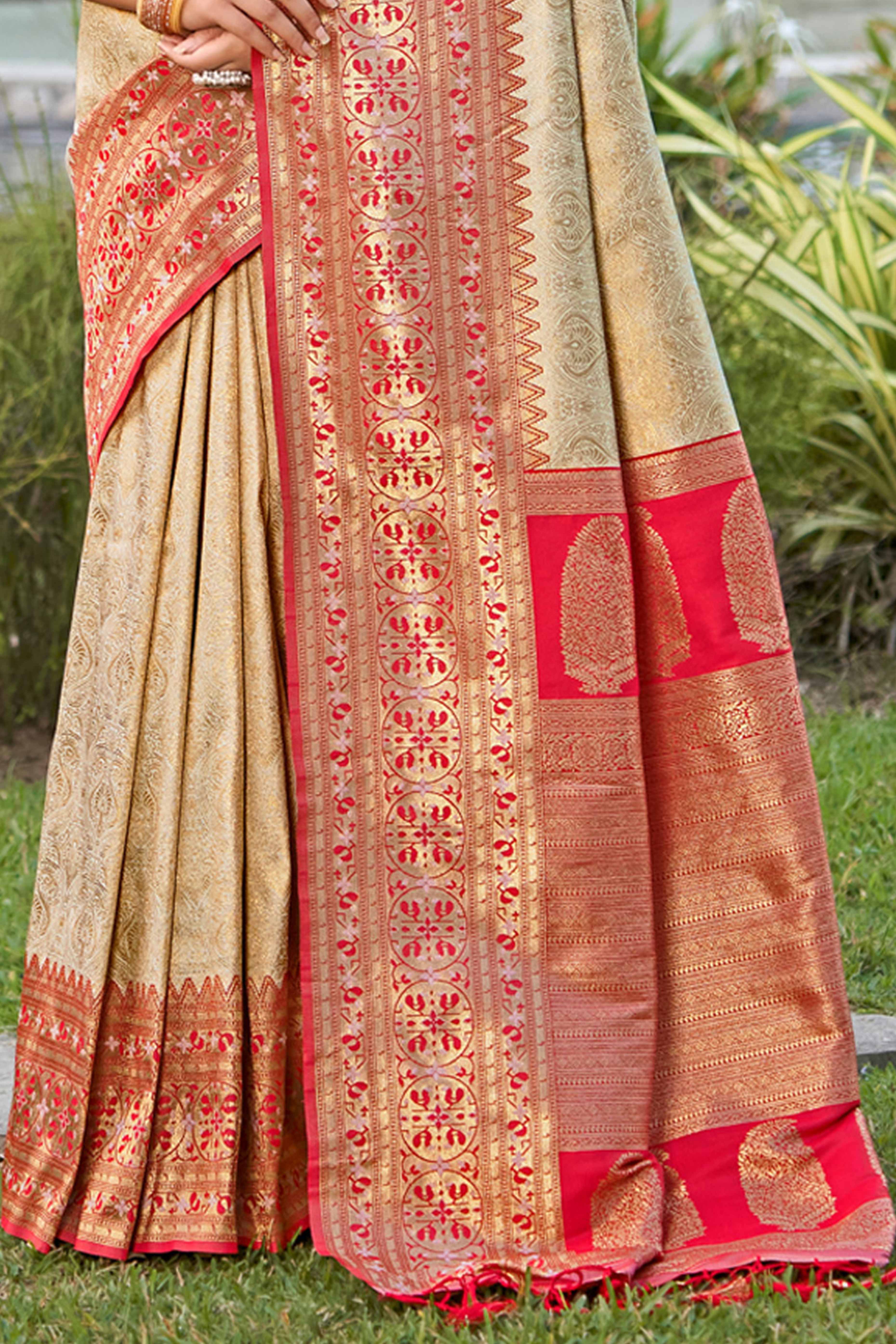 Cream Floral Zari Woven Saree In Banarasi Silk With Delicate Tassel Accents Pallu