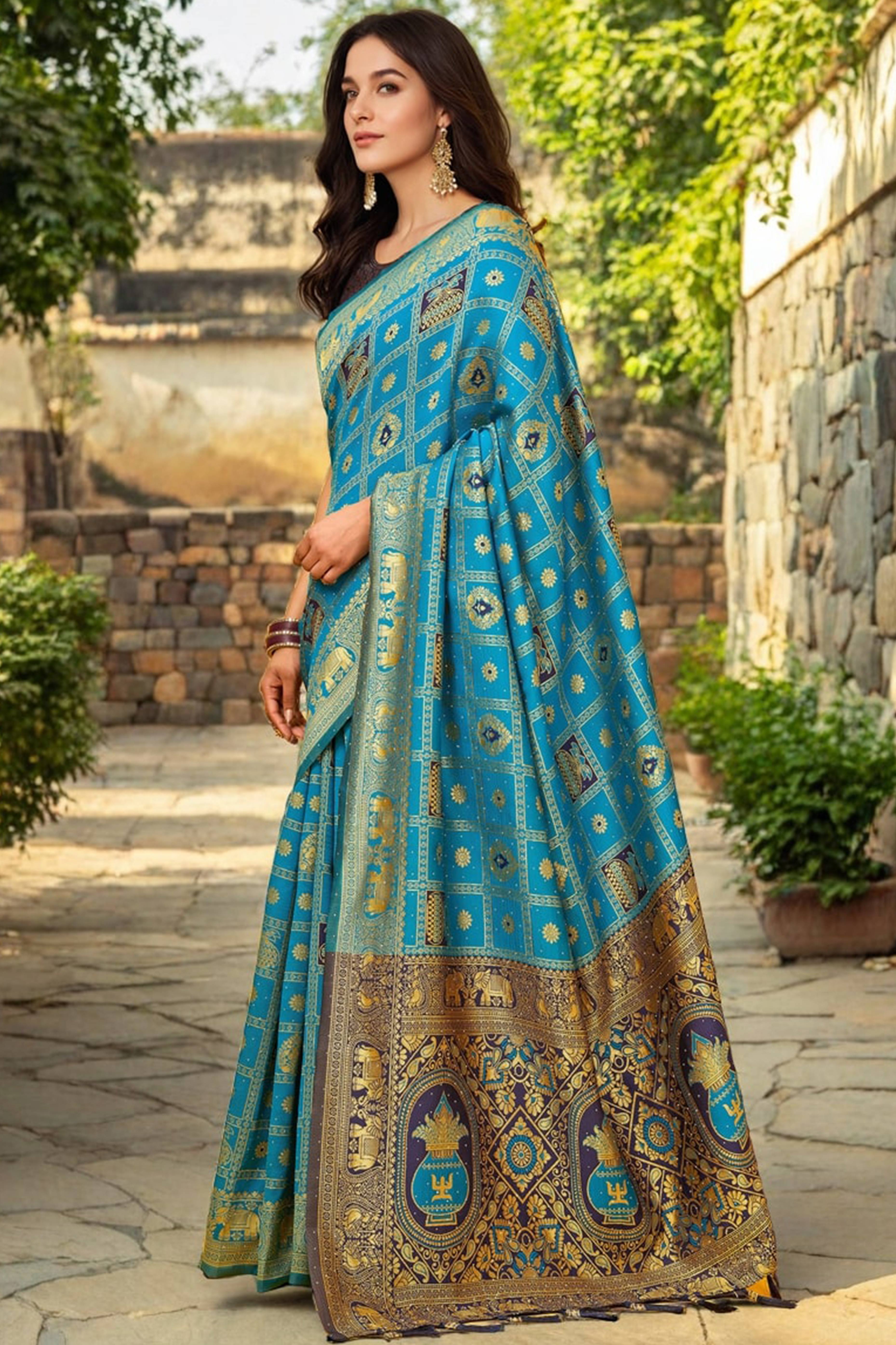 Blue Floral Weaving Paithani Saree In Soft Silk Accented With A Stylish Tassel Border Pallu