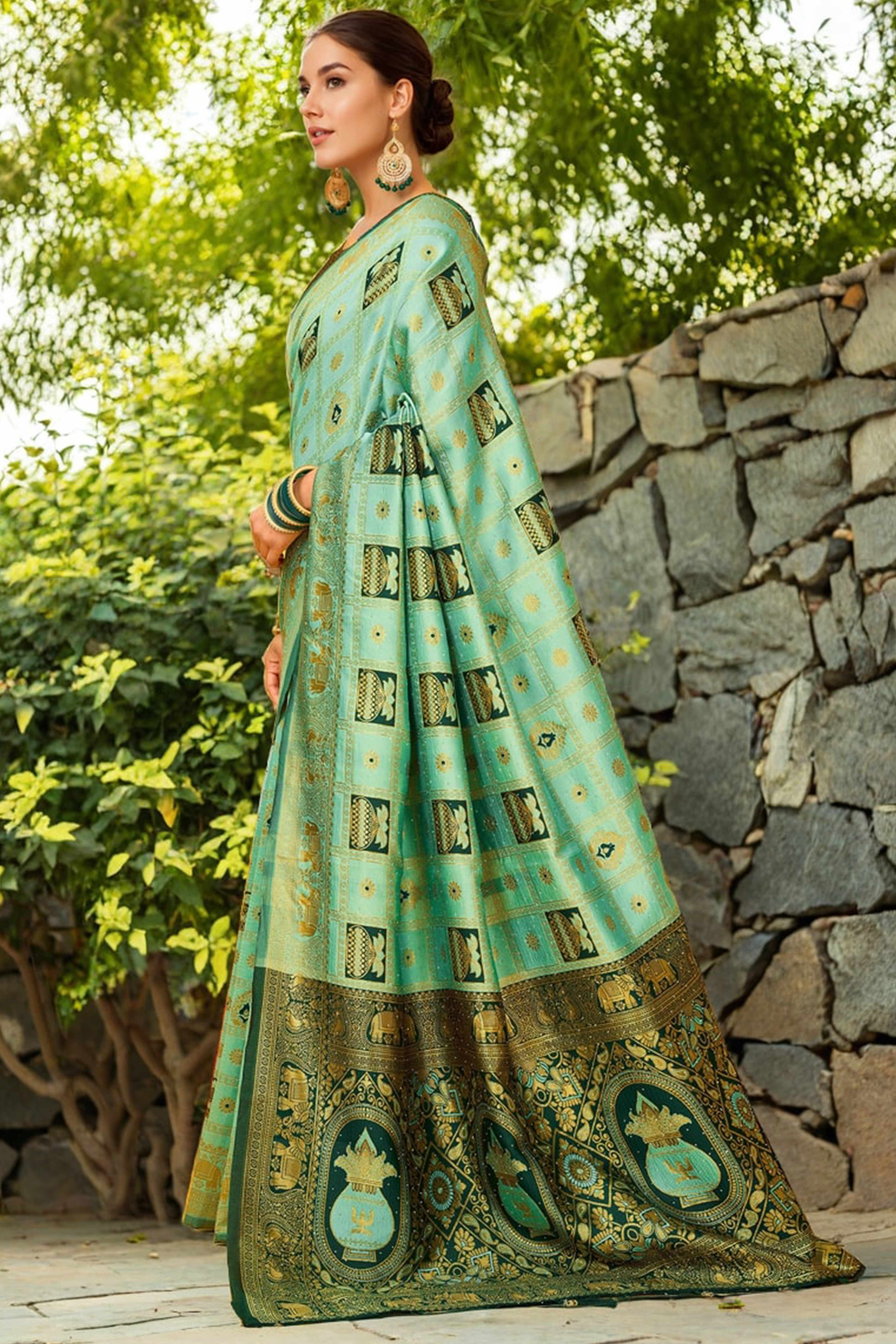 Light Green Floral Weaving Paithani Saree In Soft Silk Accented With A Stylish Tassel Border Pallu