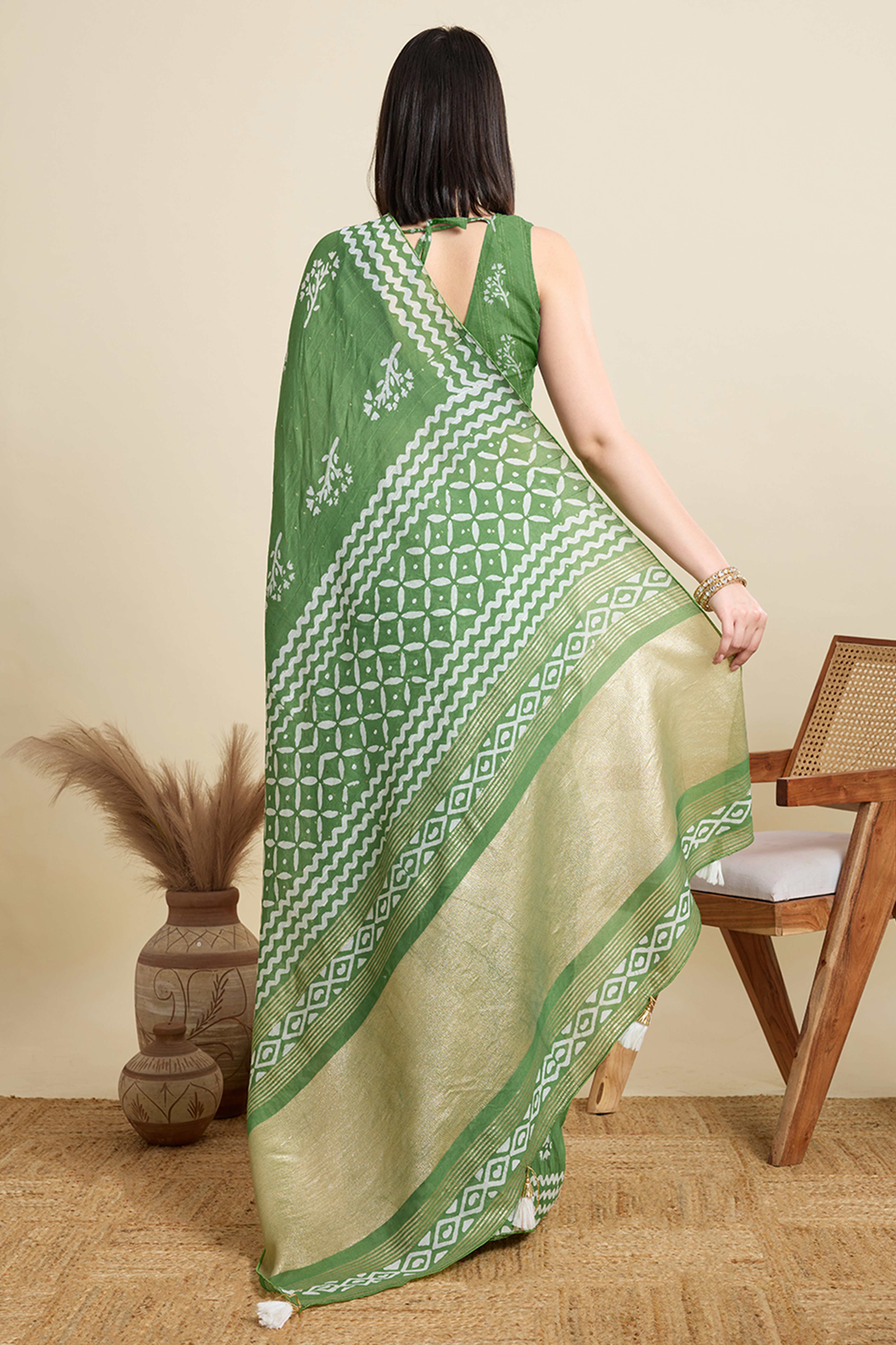 Green Cotton Blend Saree Featuring Floral Prints and Elegant Sequins Work Accents