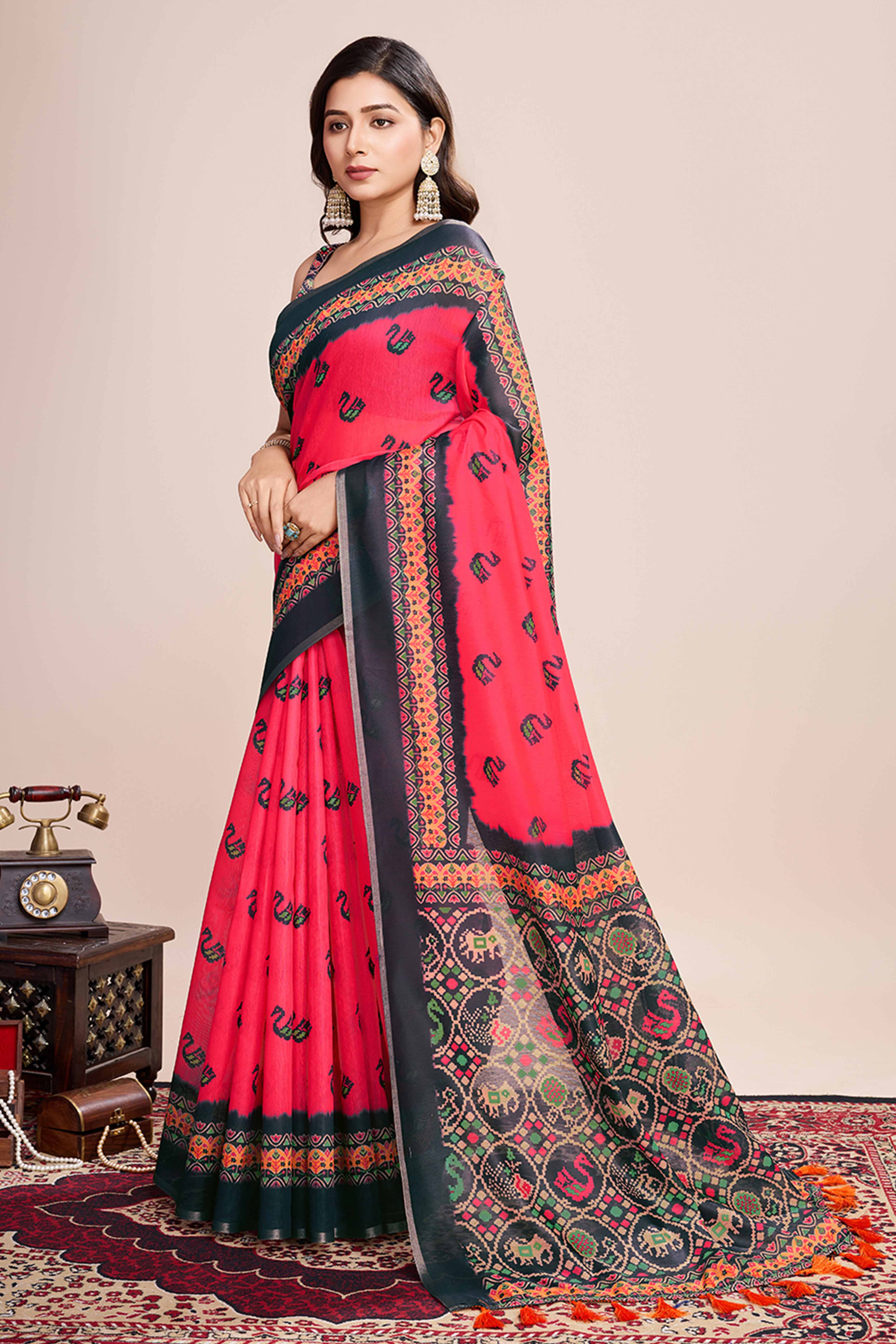 Pink Floral Printed Linen Saree