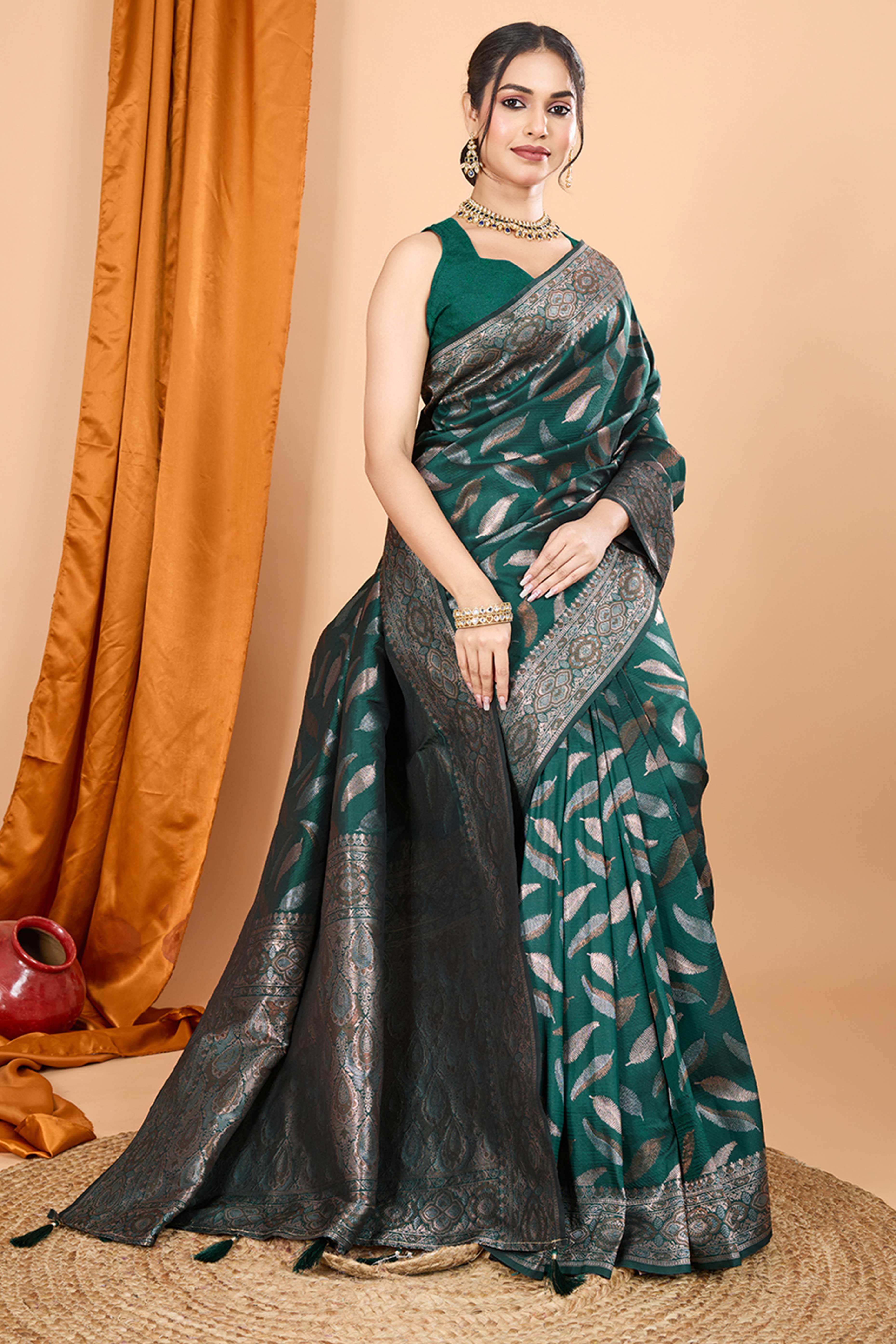 Green Pure Silk Saree With Intricate Leaf Pattern Zari Weaving & Graceful Tassels