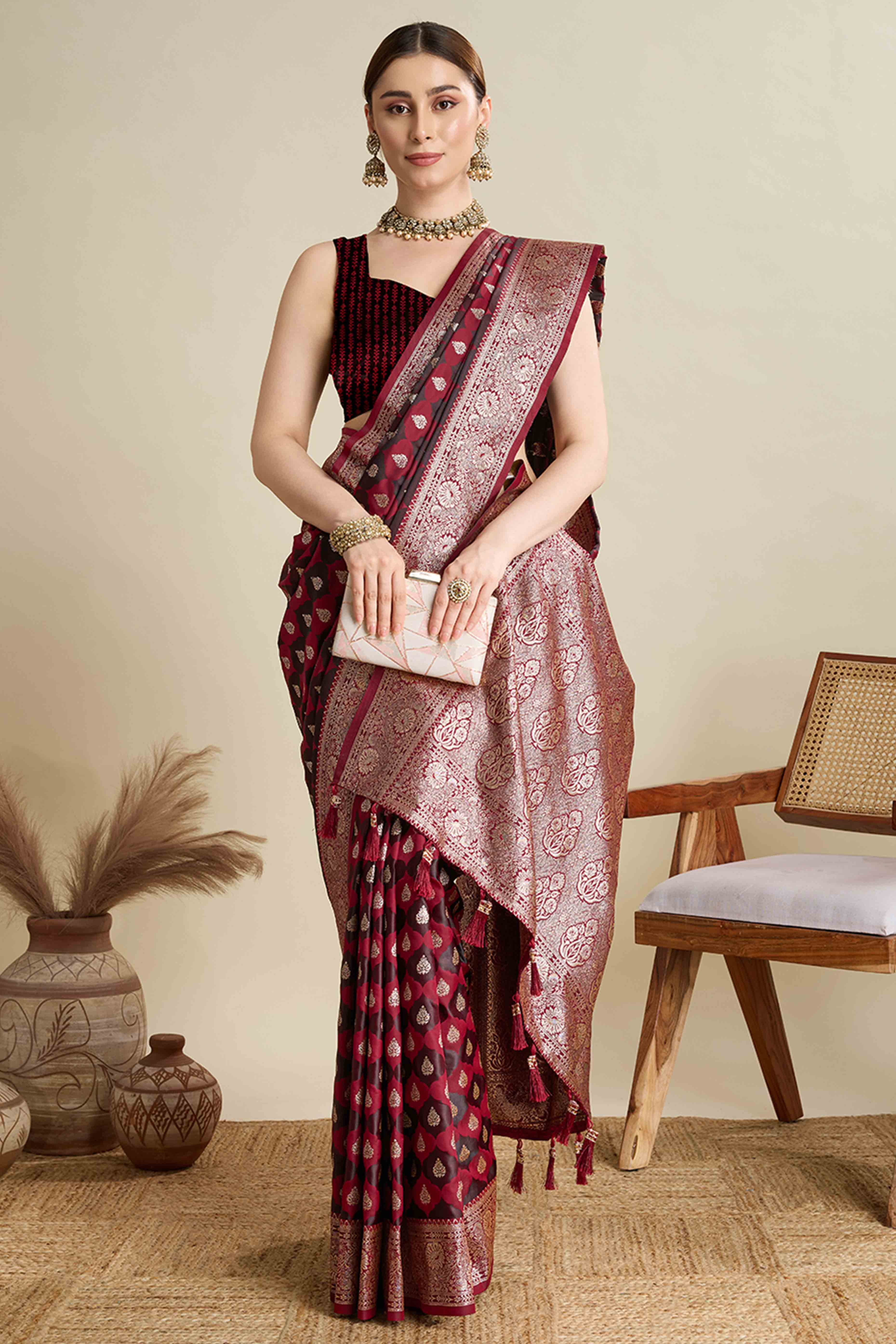 Maroon Pure Silk Saree Featuring Traditional Banarasi Zari Weaving Patterns