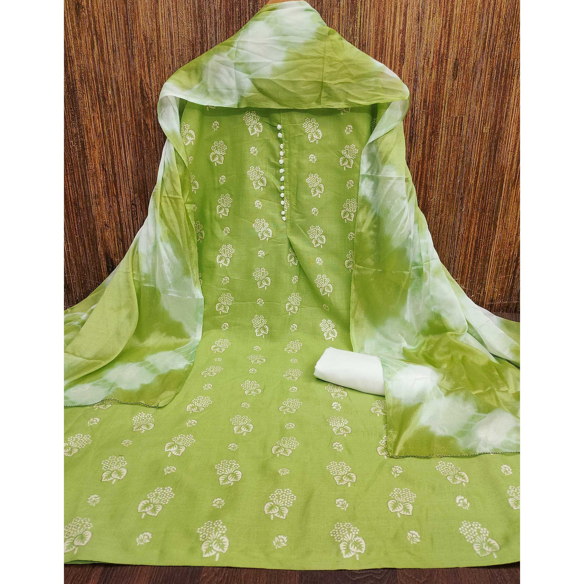 Exquisite Green Floral Printed Cotton Blend Dress Material
