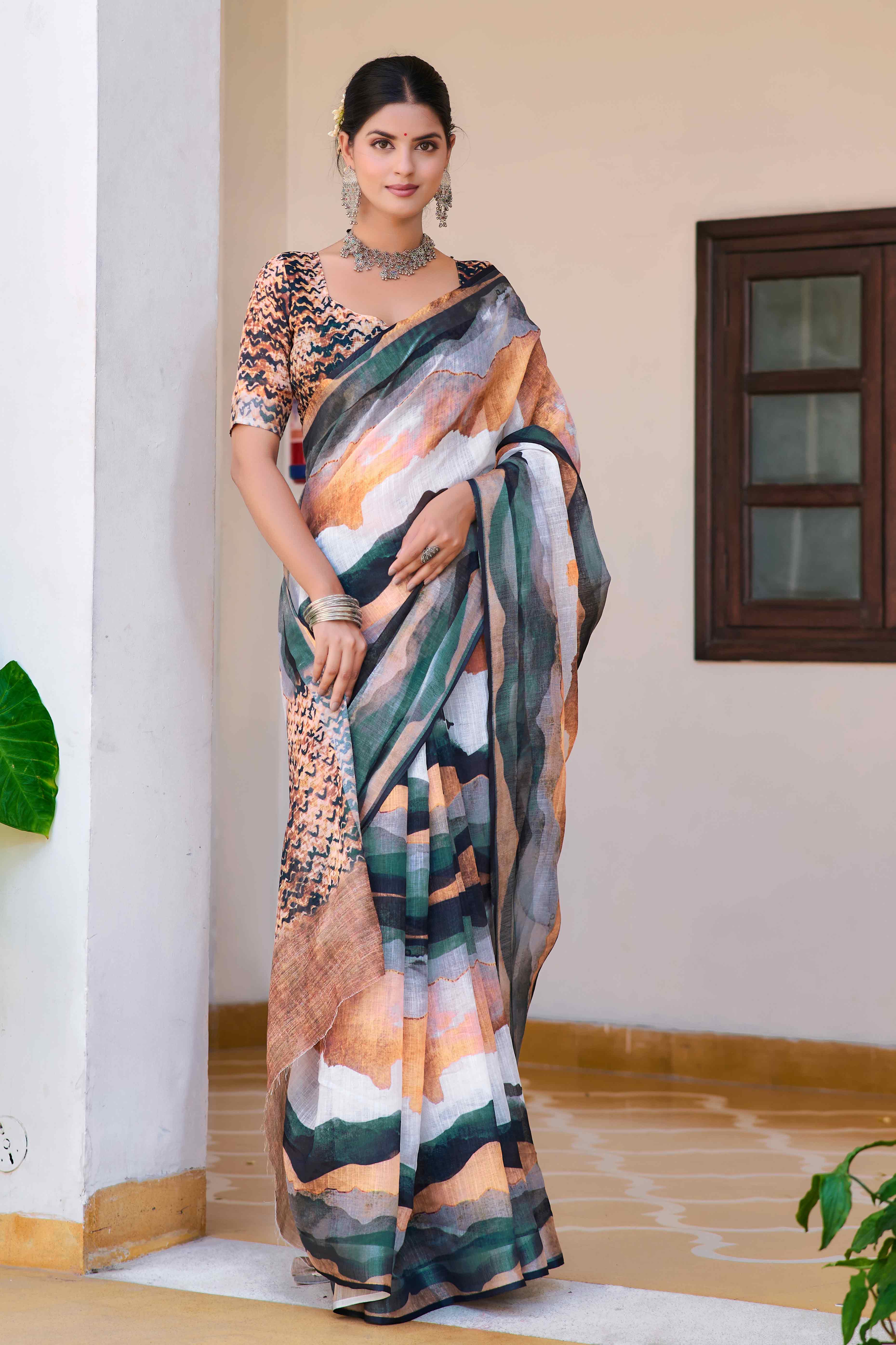 Green & Black Abstract Printed Linen Saree