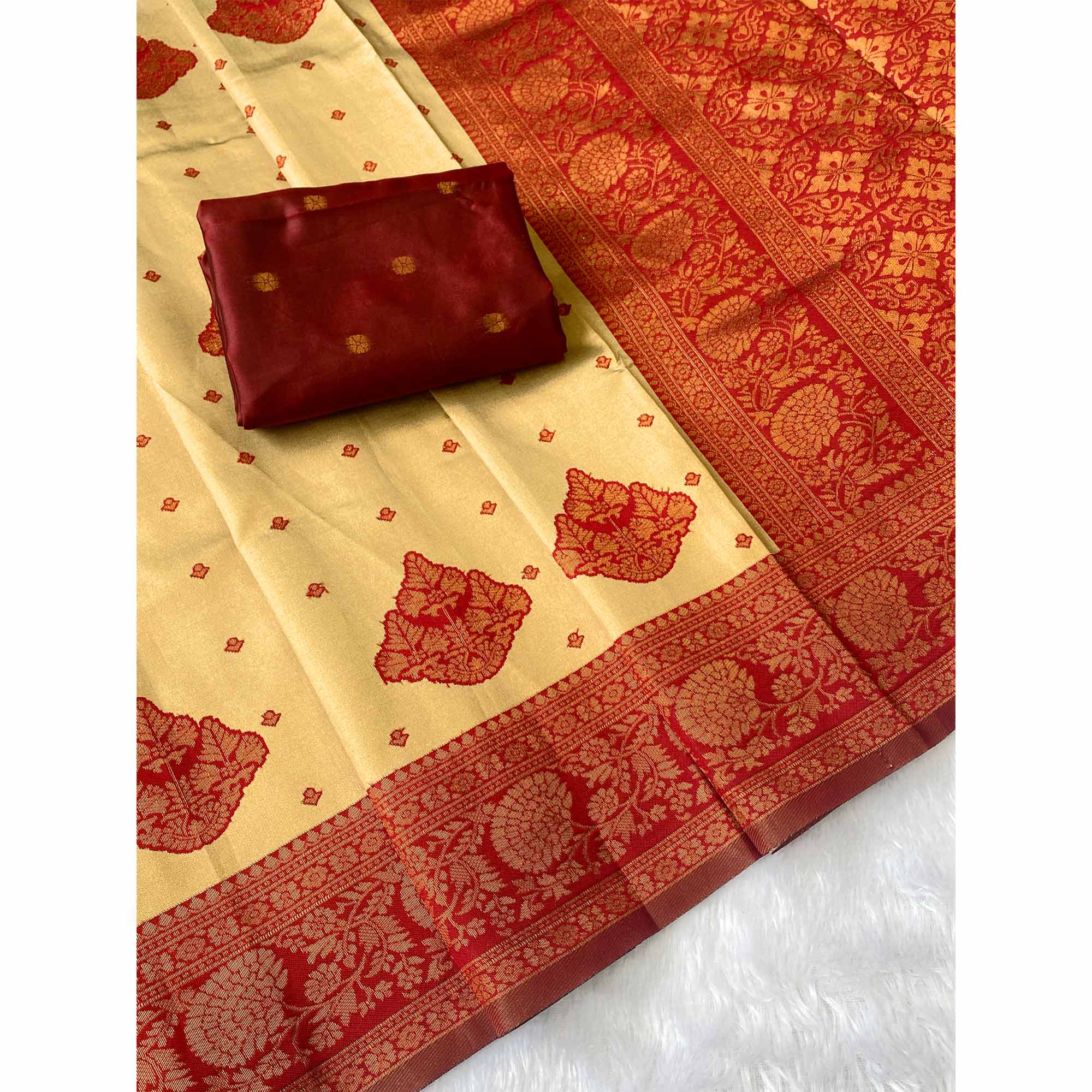 Classic Beige Zari-Woven Banarasi Silk Saree Ideal for Festive & Traditional Events