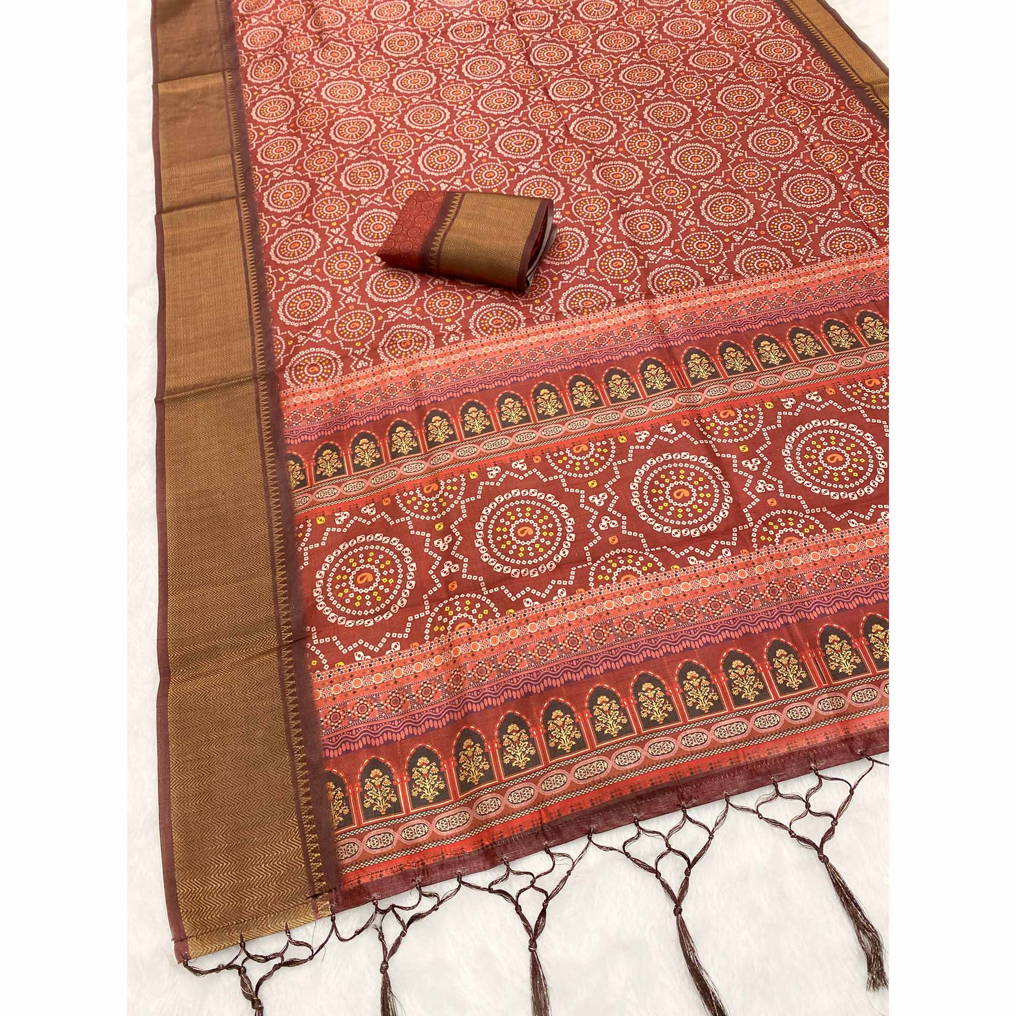 Dark Brown Dola Silk Saree Featuring Traditional Patan Patola Print