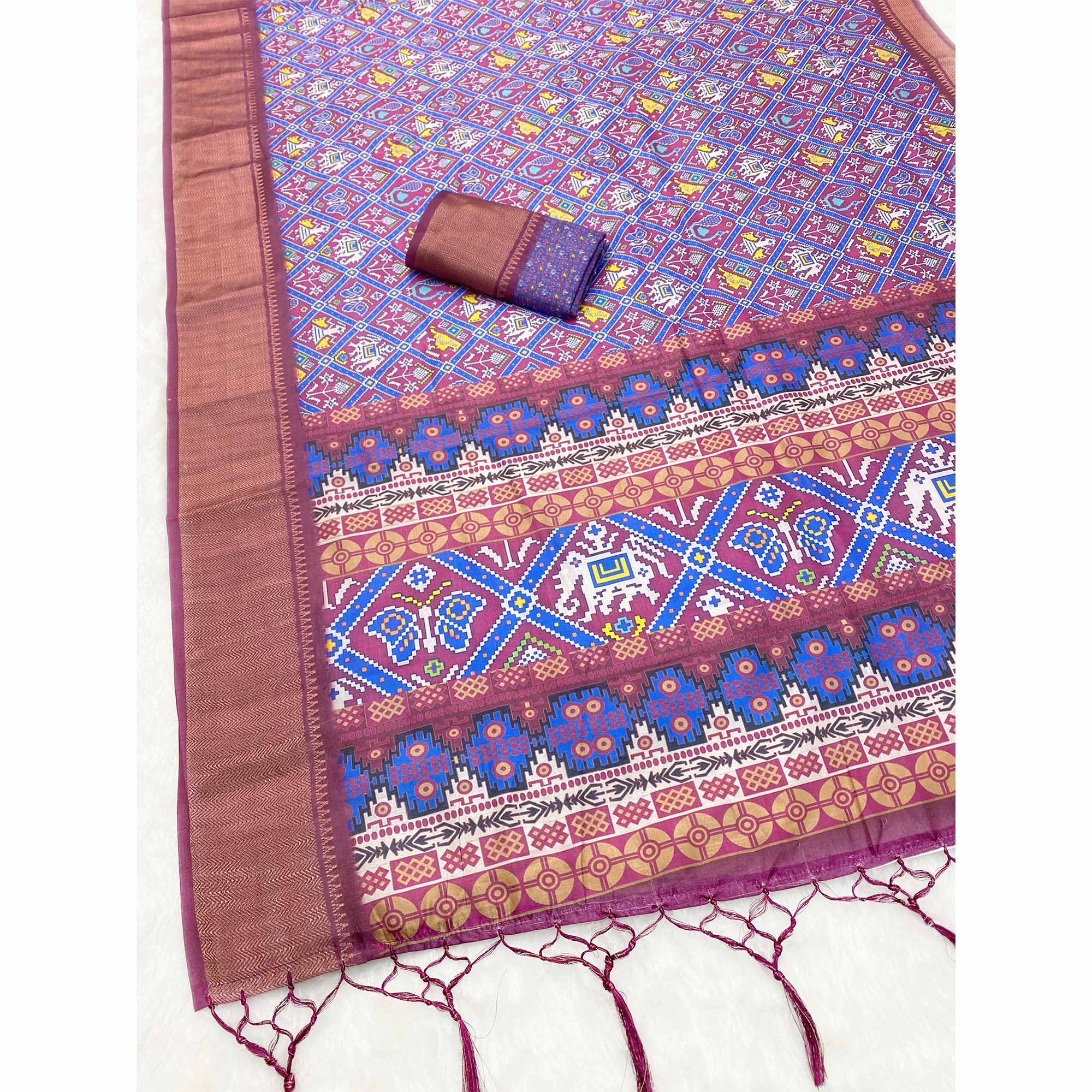 Lavender Dola Silk Saree Featuring Traditional Patan Patola Print
