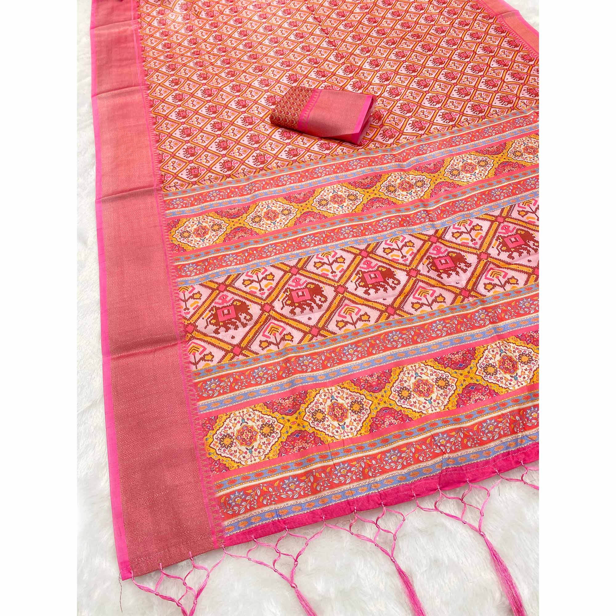 Pink Dola Silk Saree Featuring Traditional Patan Patola Print