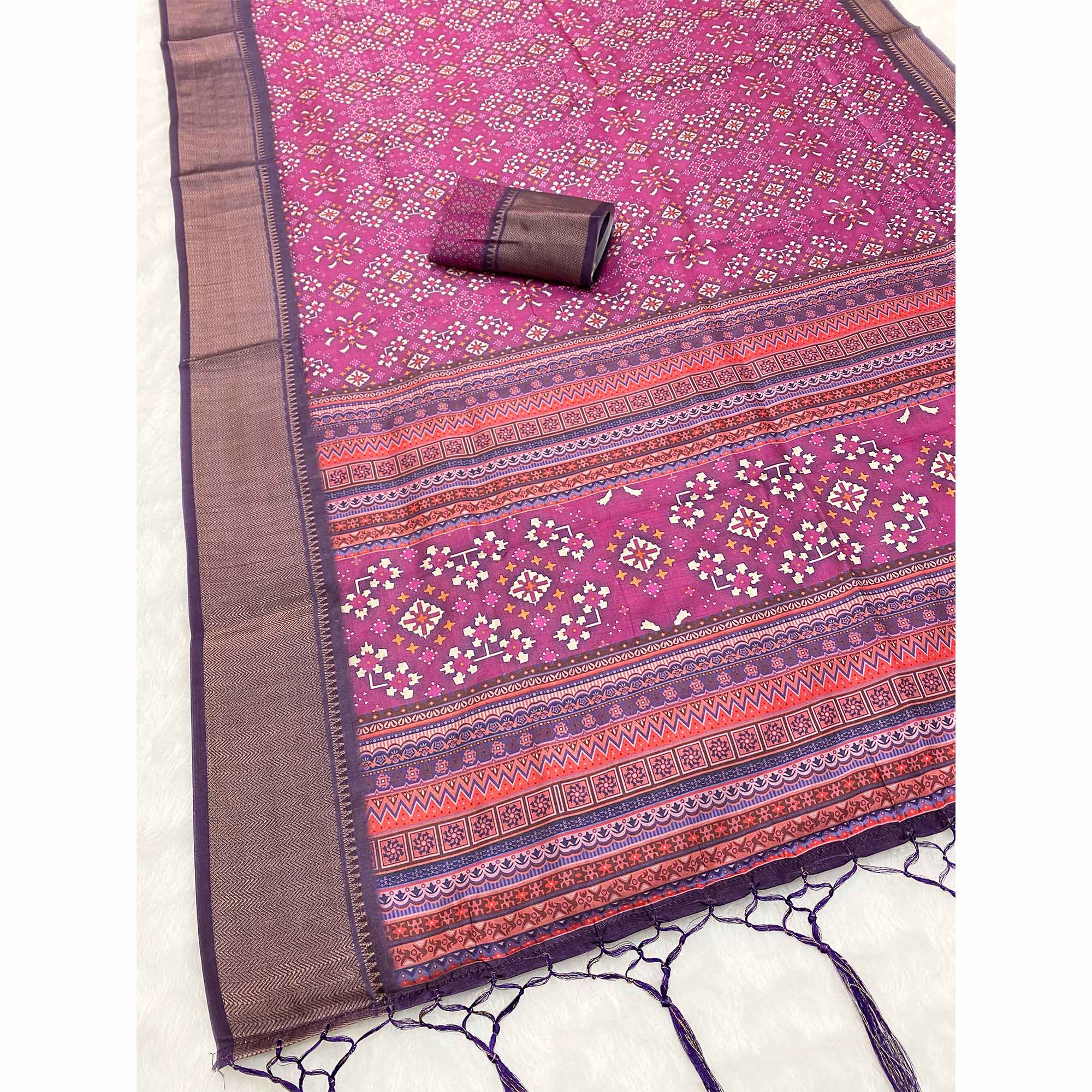 Purple Dola Silk Saree Featuring Traditional Patan Patola Print