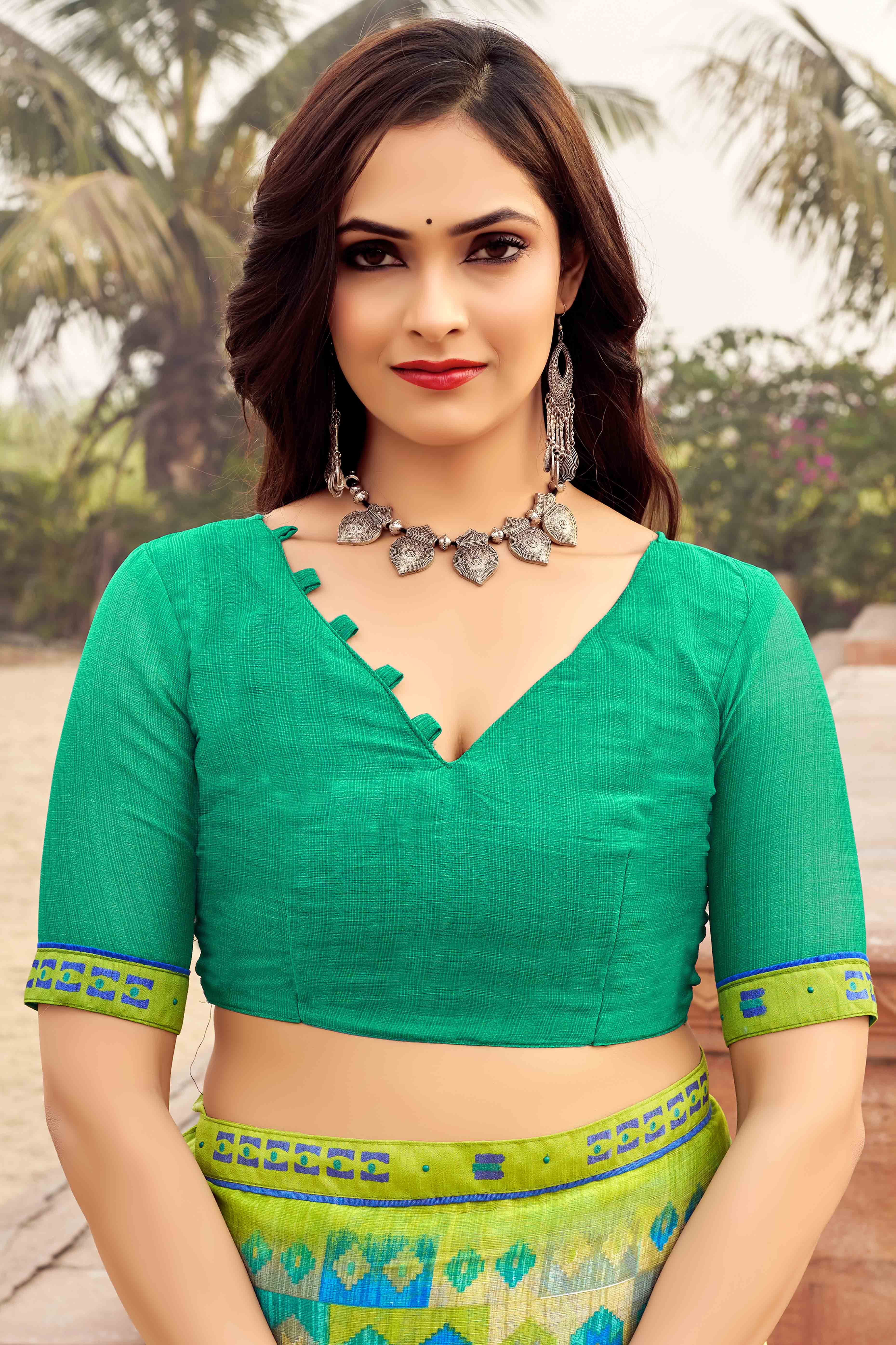 Green Abstract Printed Chiffon Saree