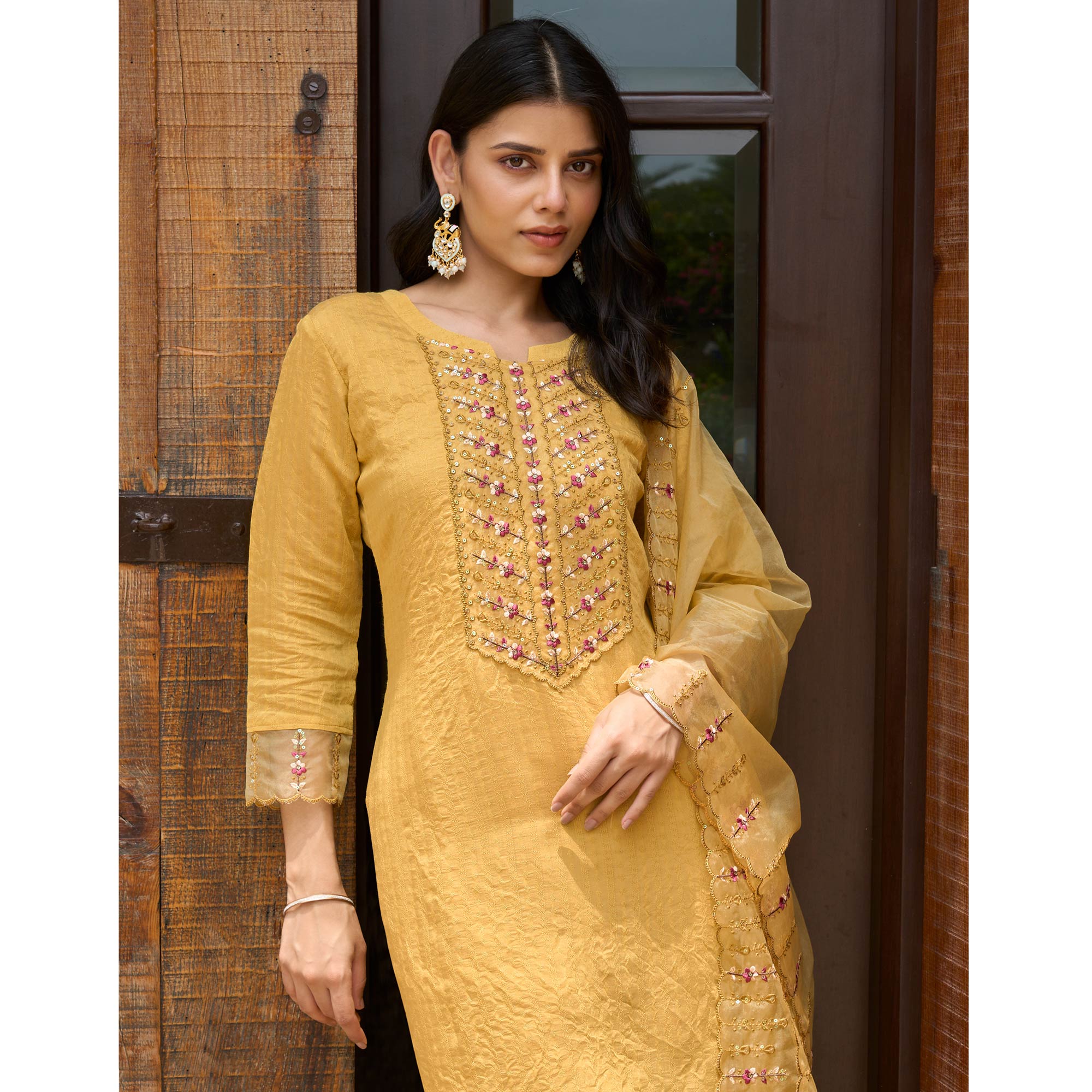 KESSI-RANGROOP-4563
