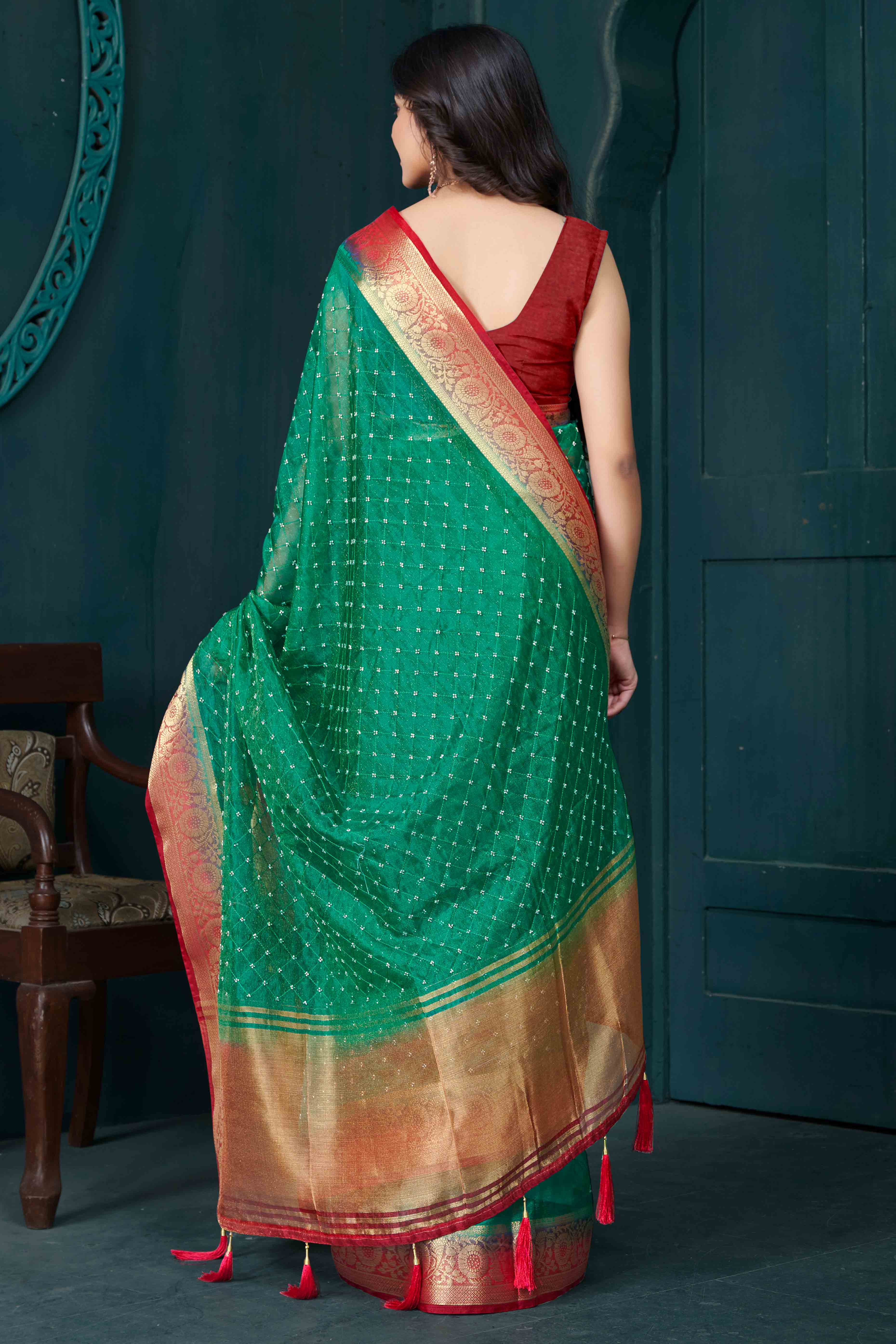Green Jacquard Saree With Intricate Beads Handwork & Floral Weaving Border