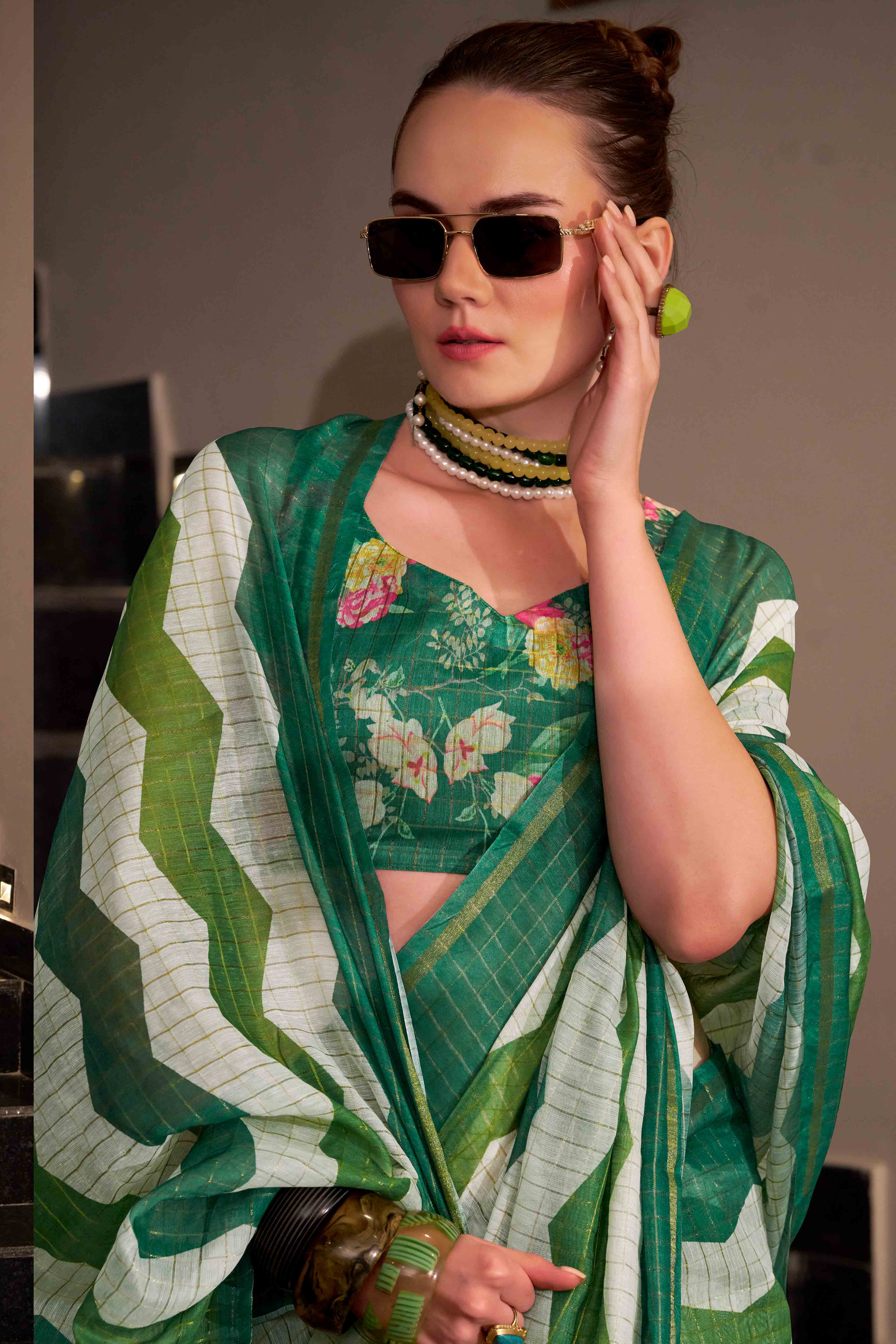 Green Woven Cotton Silk Saree With A Zig-Zag Pattern