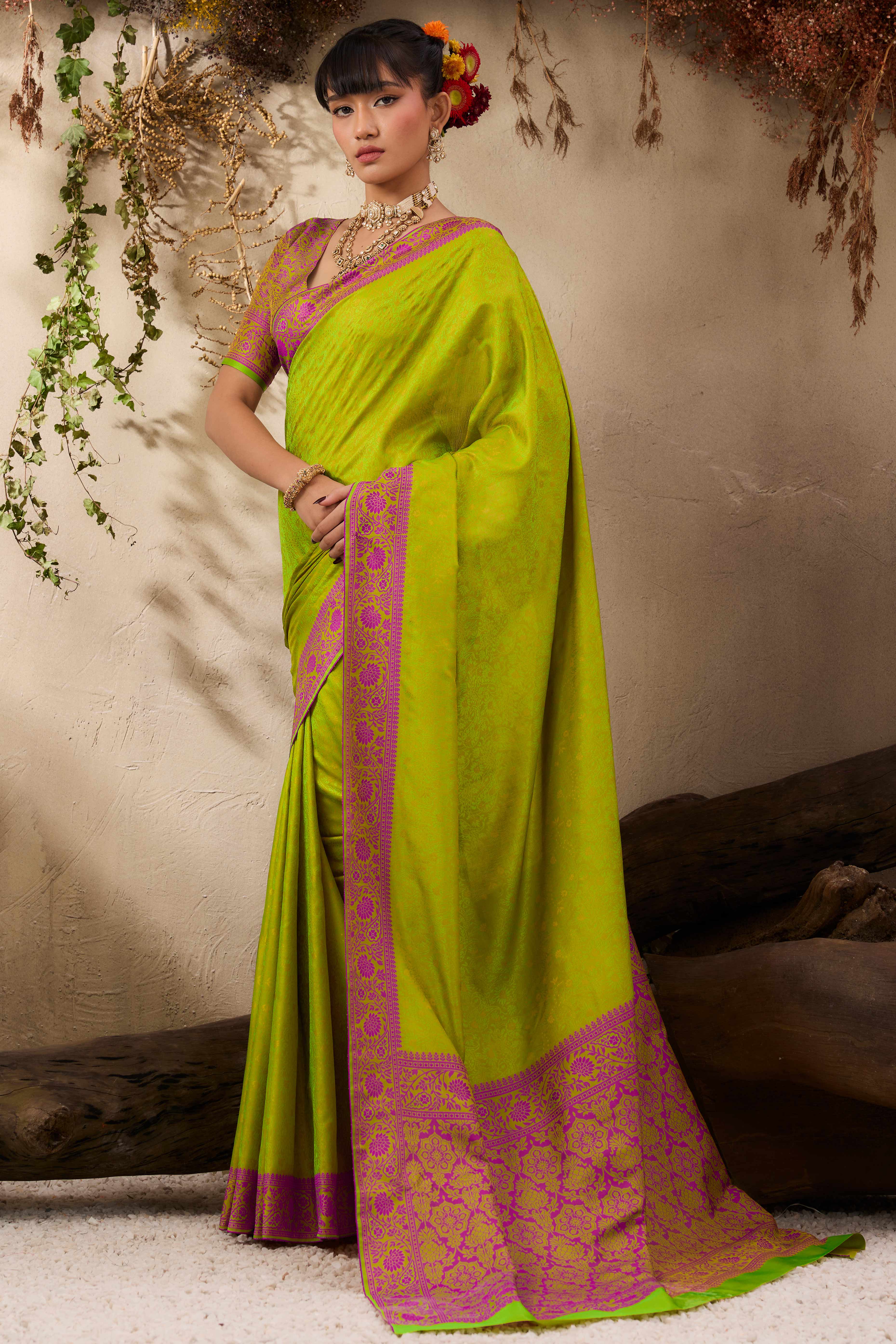 Green Pure Silk Kanjivaram Handloom Saree Enhanced with Zari Woven Patterns
