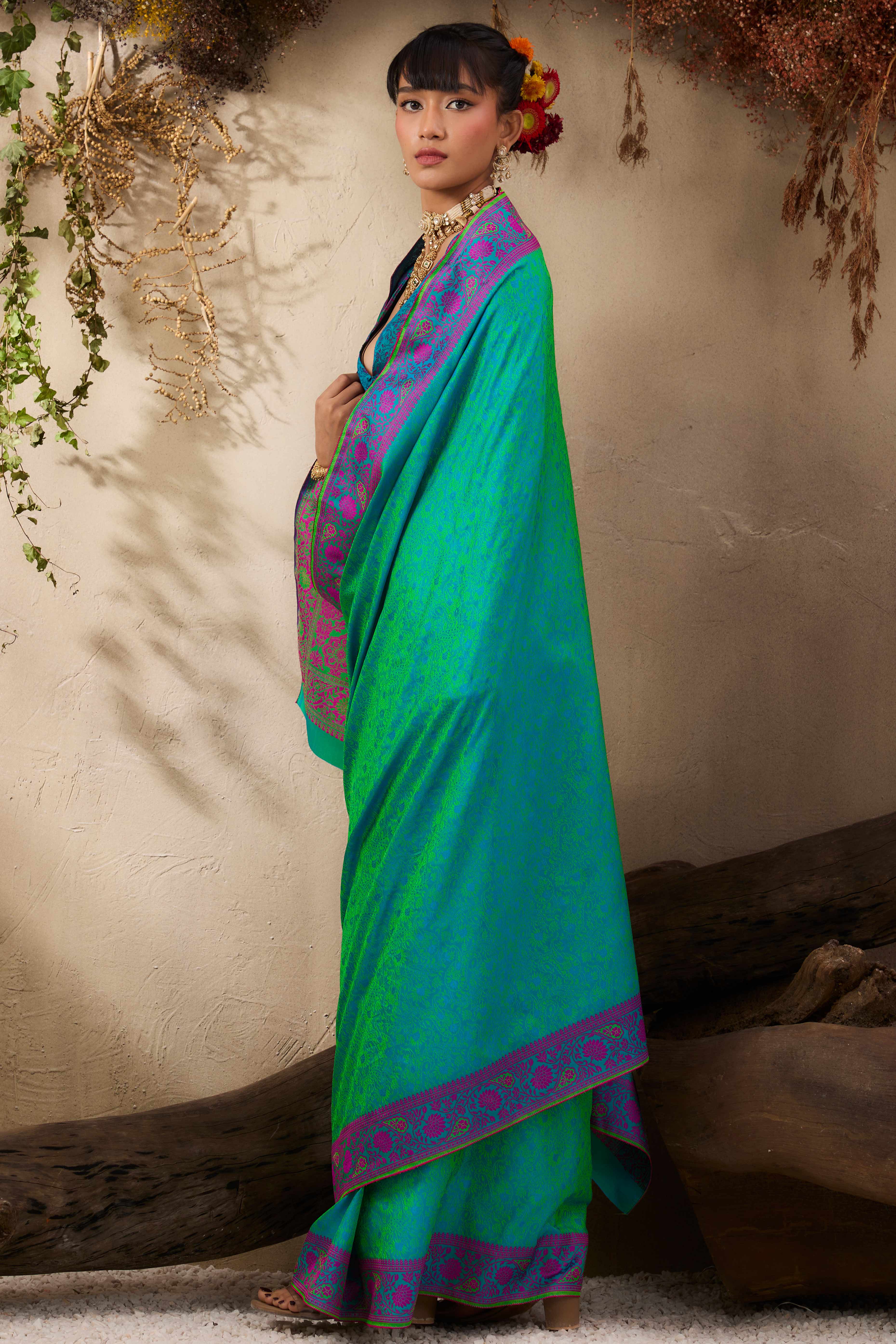 Turquoise Pure Silk Kanjivaram Handloom Saree Enhanced with Zari Woven Patterns