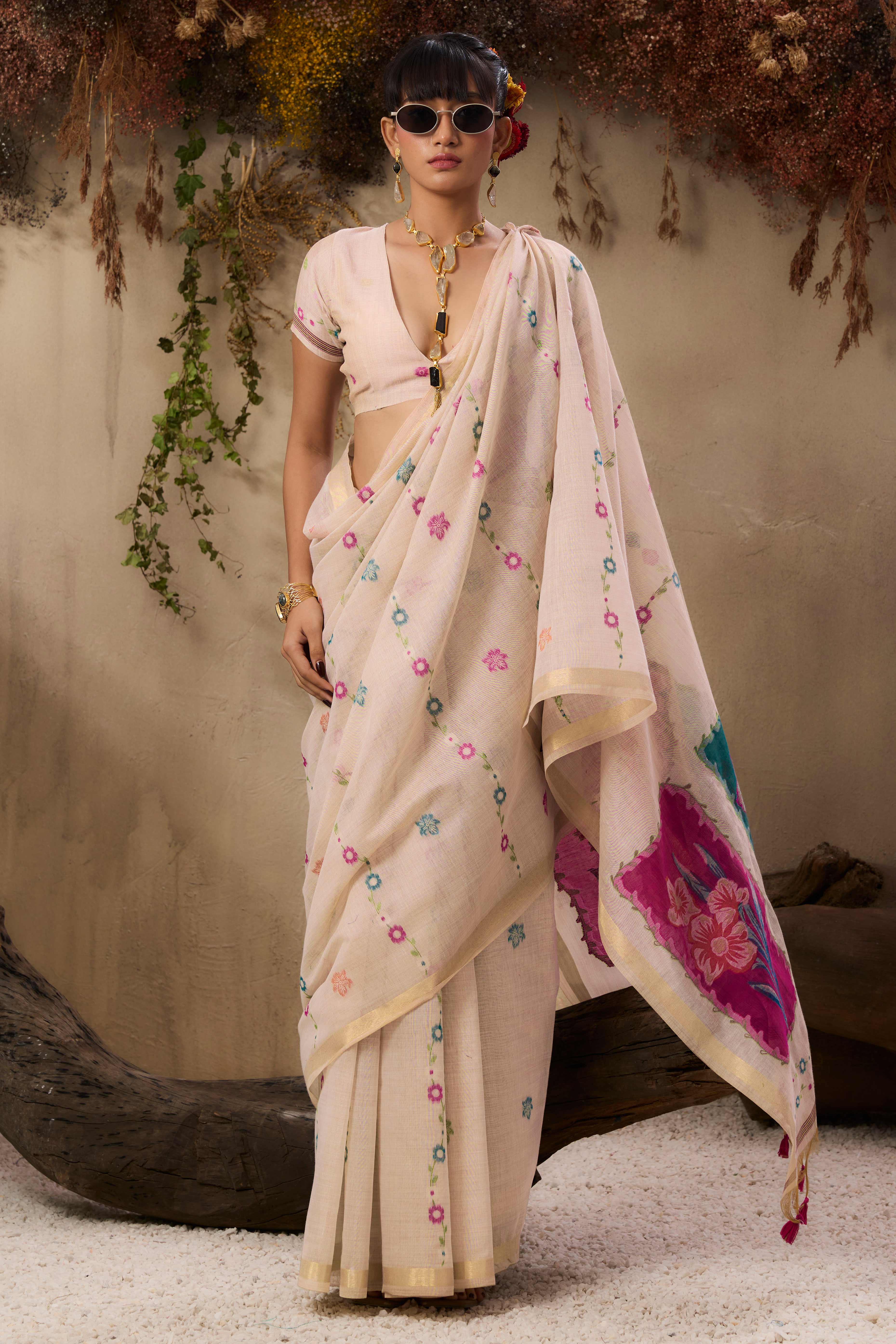 Cream Handloom Munga Cotton Blend Saree with Elegant Floral Weaving