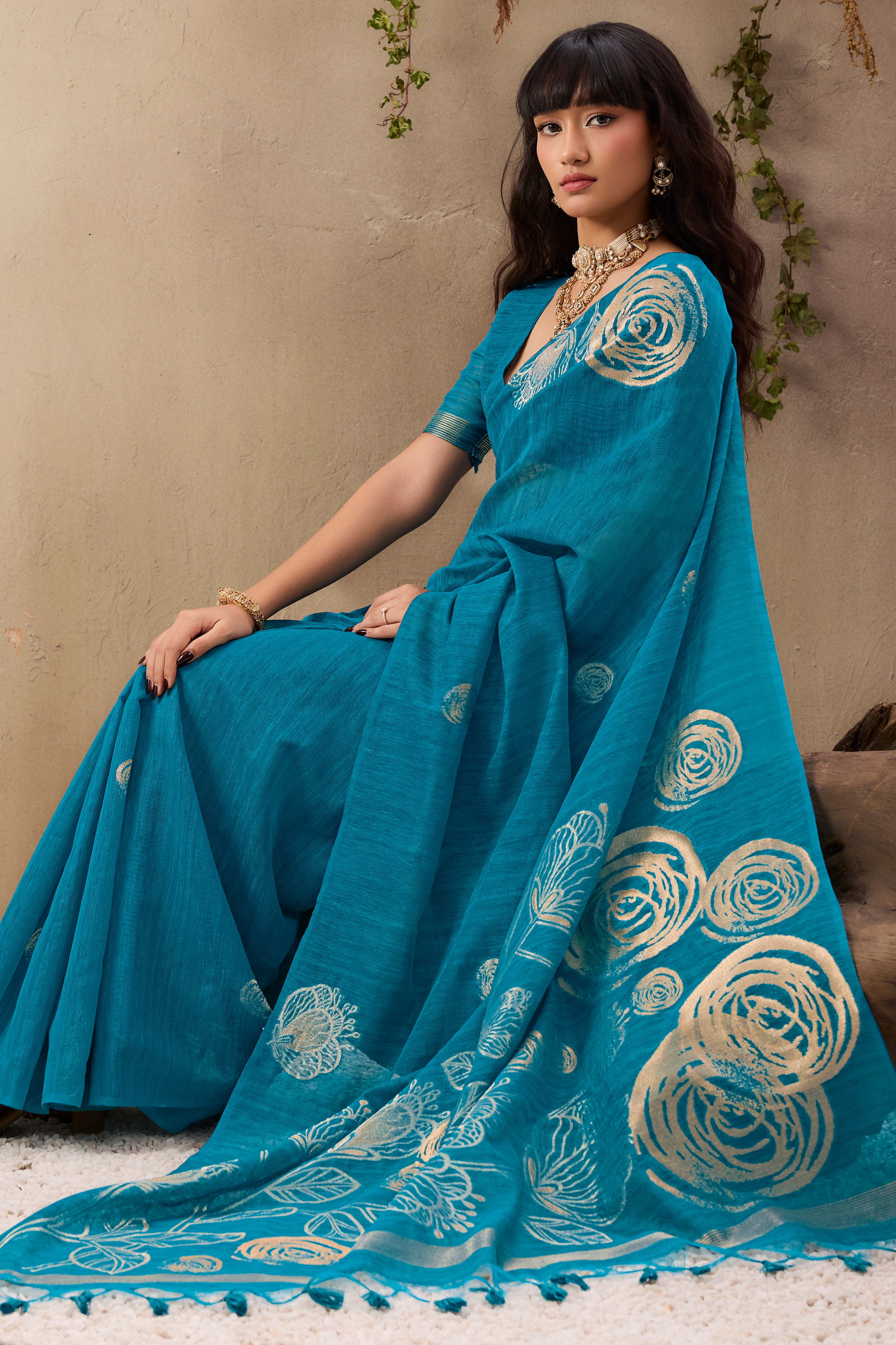 Teal Heritage Munga Art Silk Saree Highlighted with Fine Zari Weaving