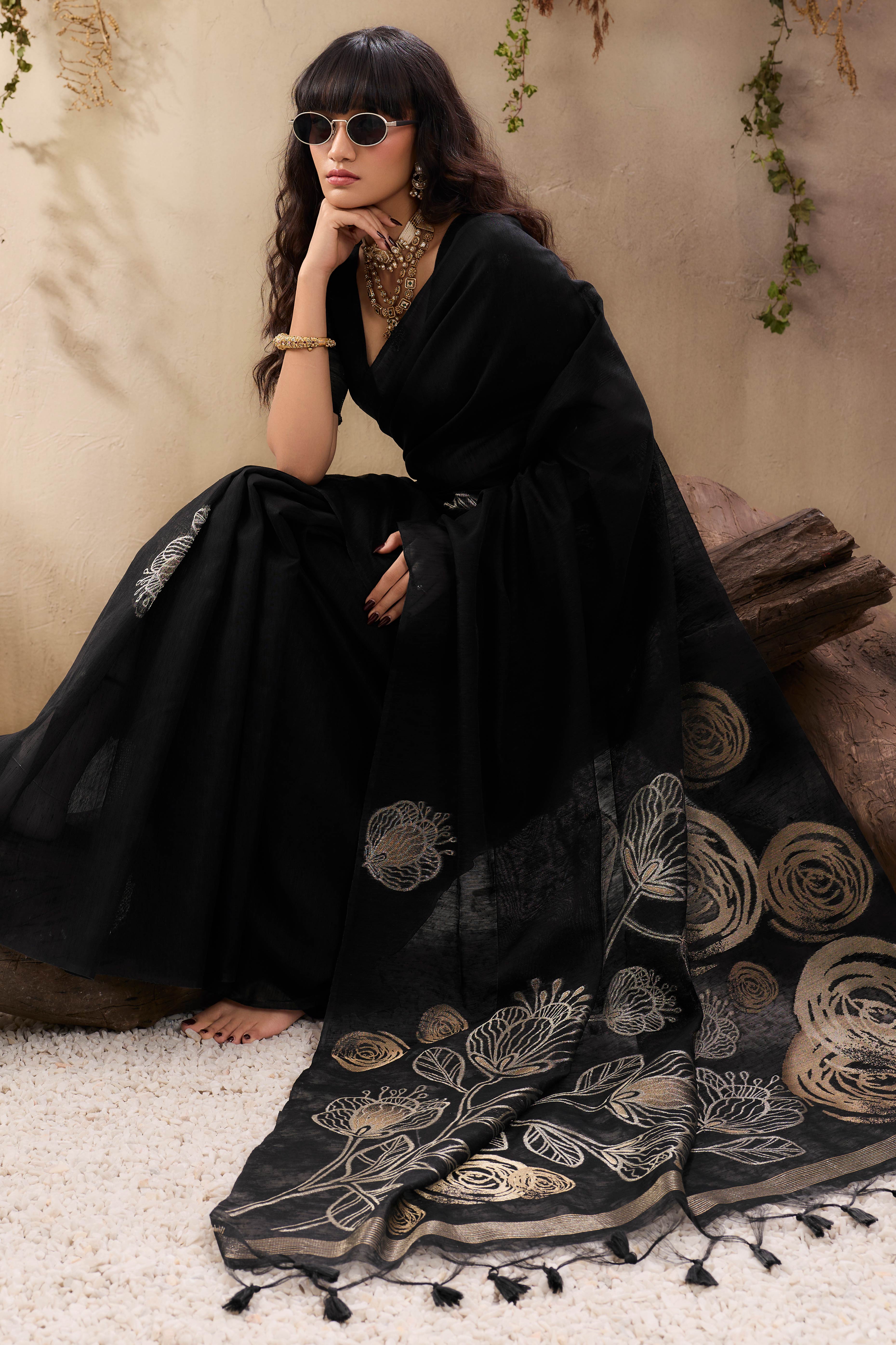 Black Heritage Munga Art Silk Saree Highlighted with Fine Zari Weaving