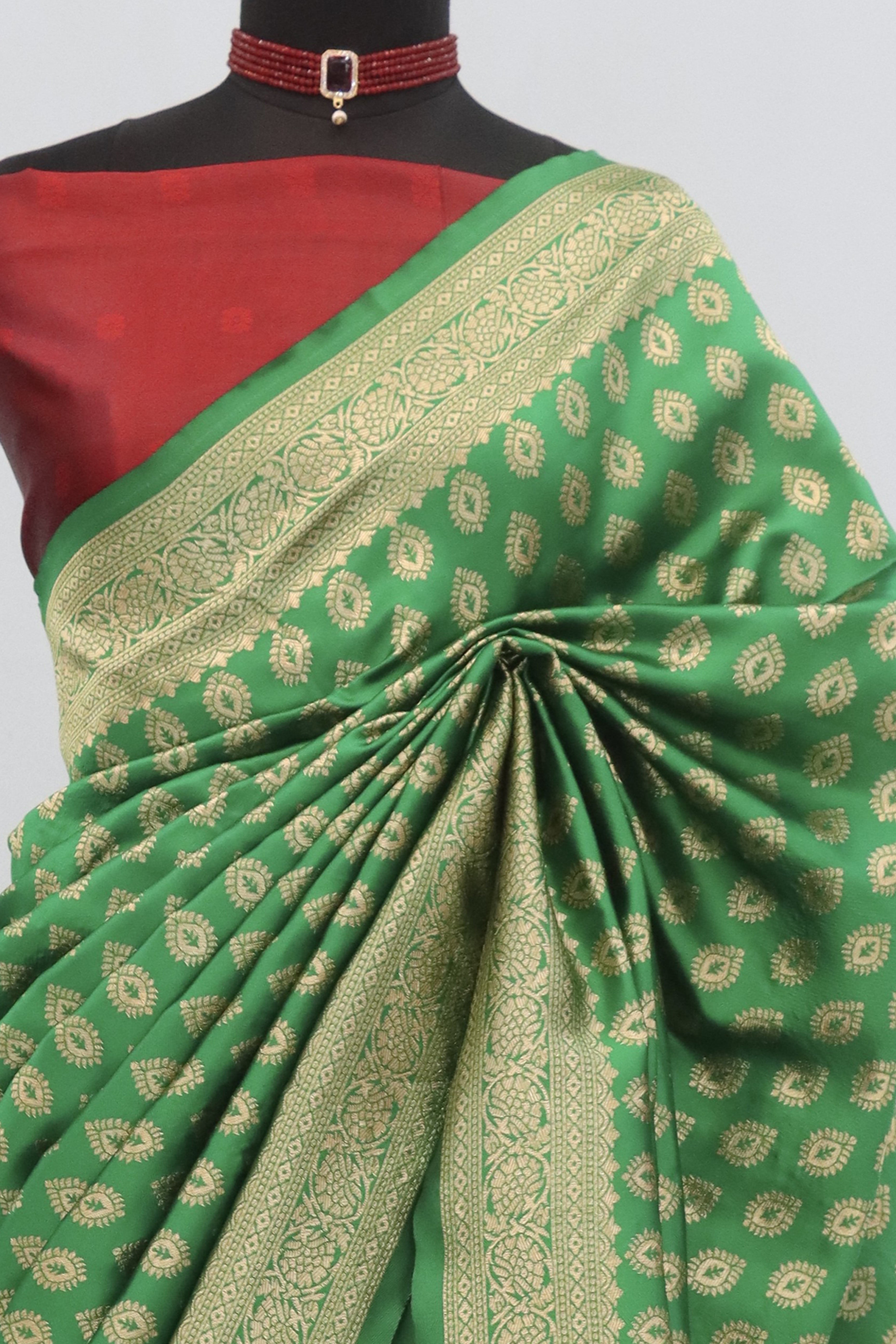 Green Floral Zari Woven Banarasi Silk Saree For Timeless Elegance