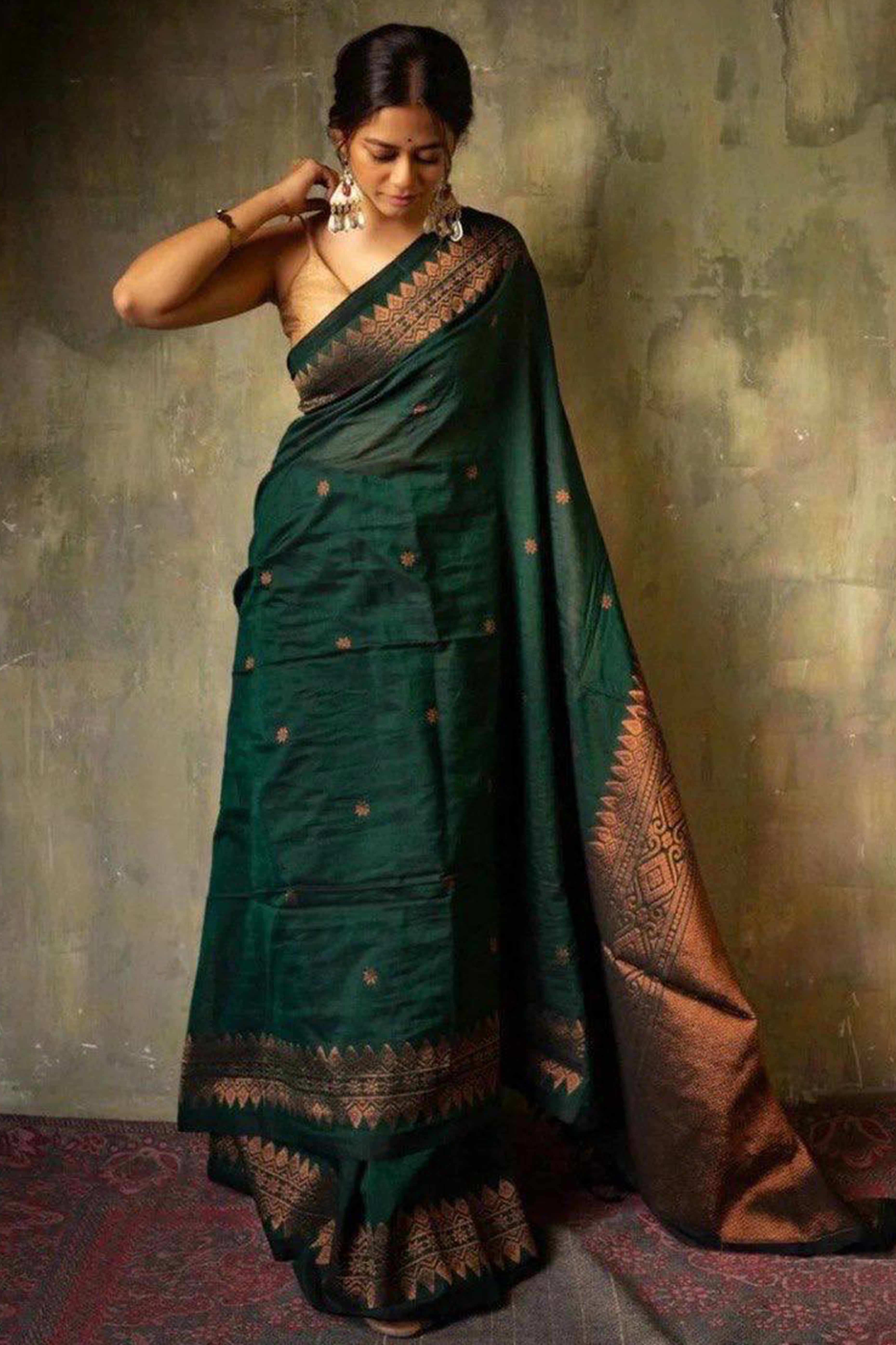 Green Floral Woven Lichi Banarasi Silk Saree