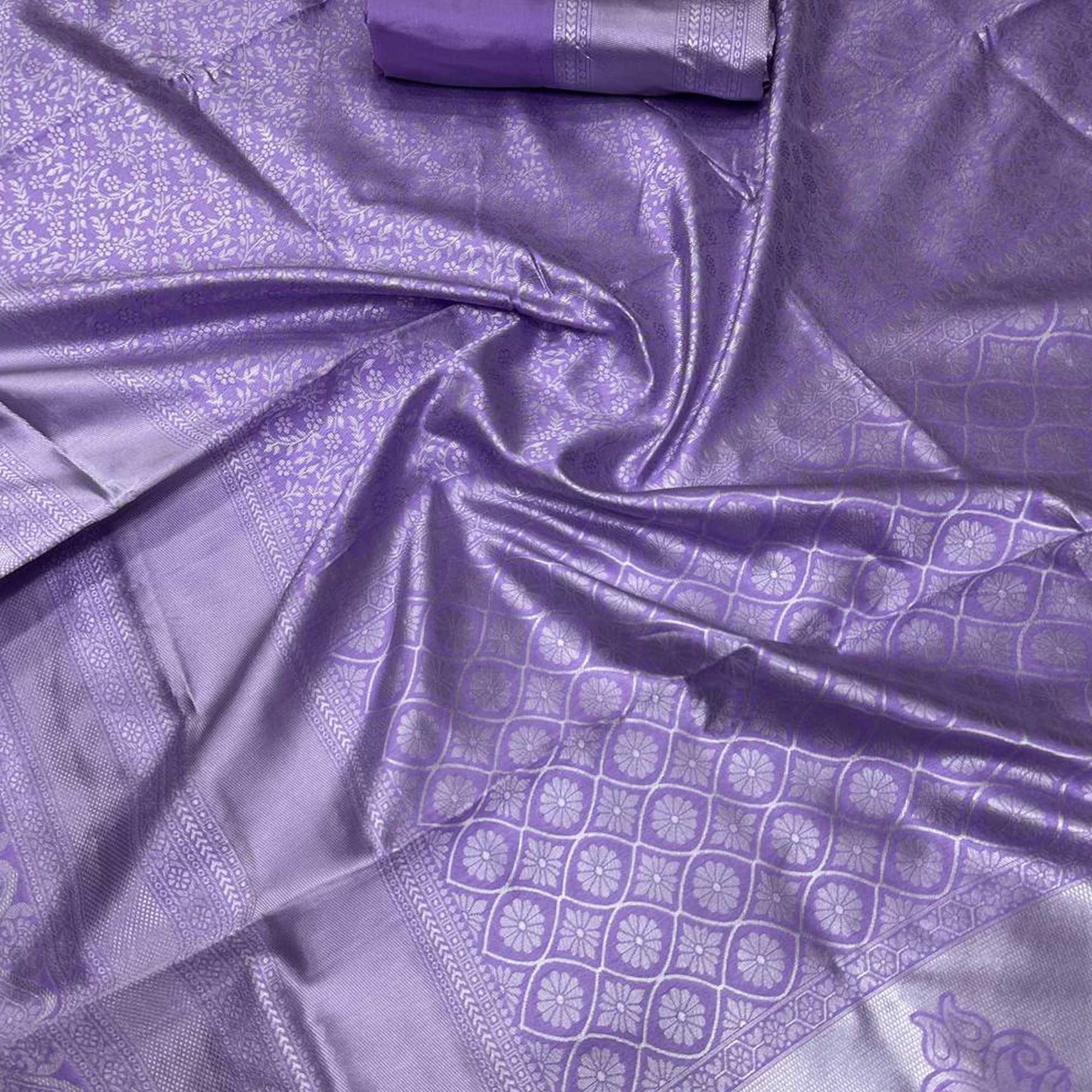 Lavender Pure Silk Banarasi Saree with Detailed Zari Borders and Woven Motifs