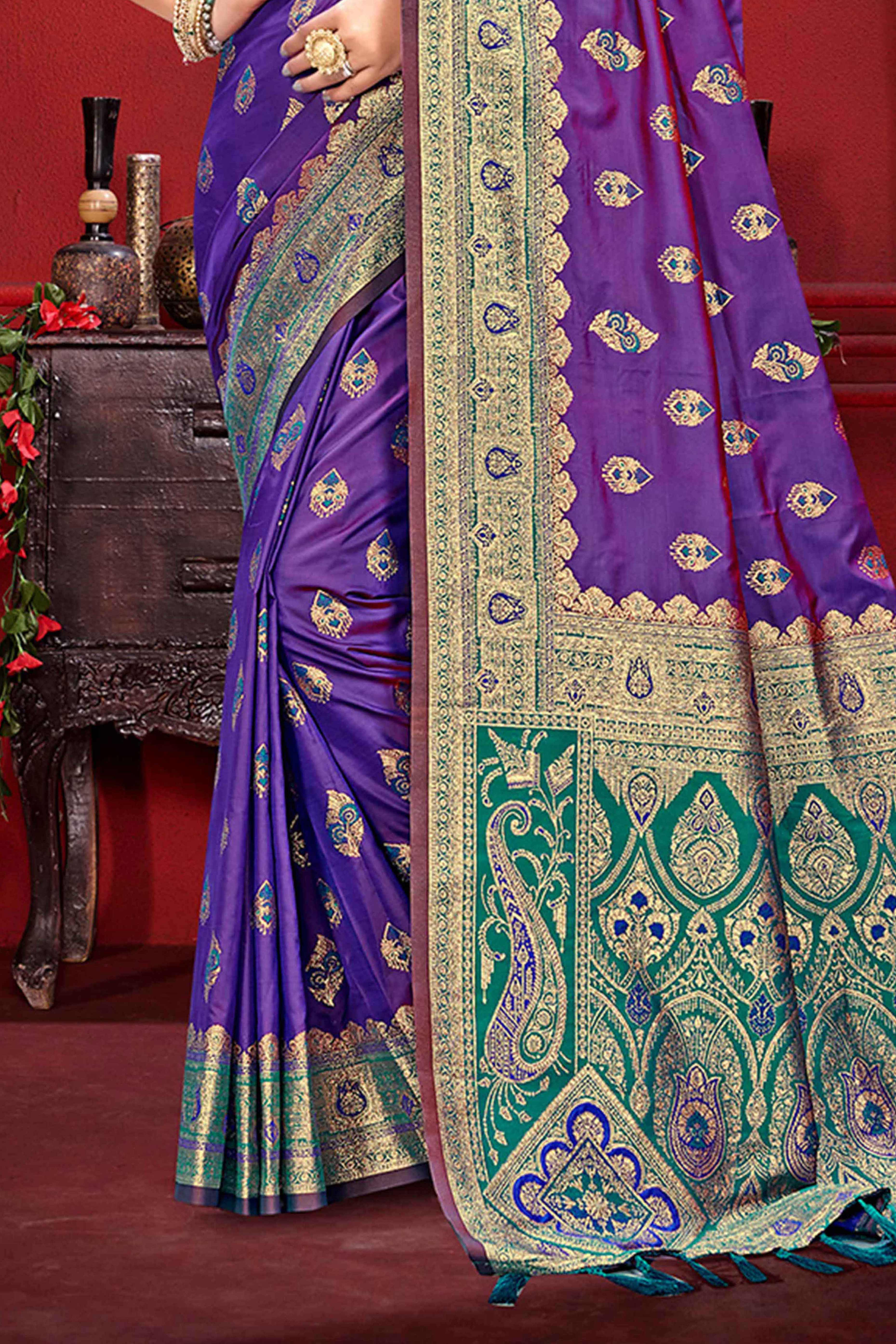 Designer Purple Floral Zari Weaving Silk Blend Saree With Stylish Tassel Pallu