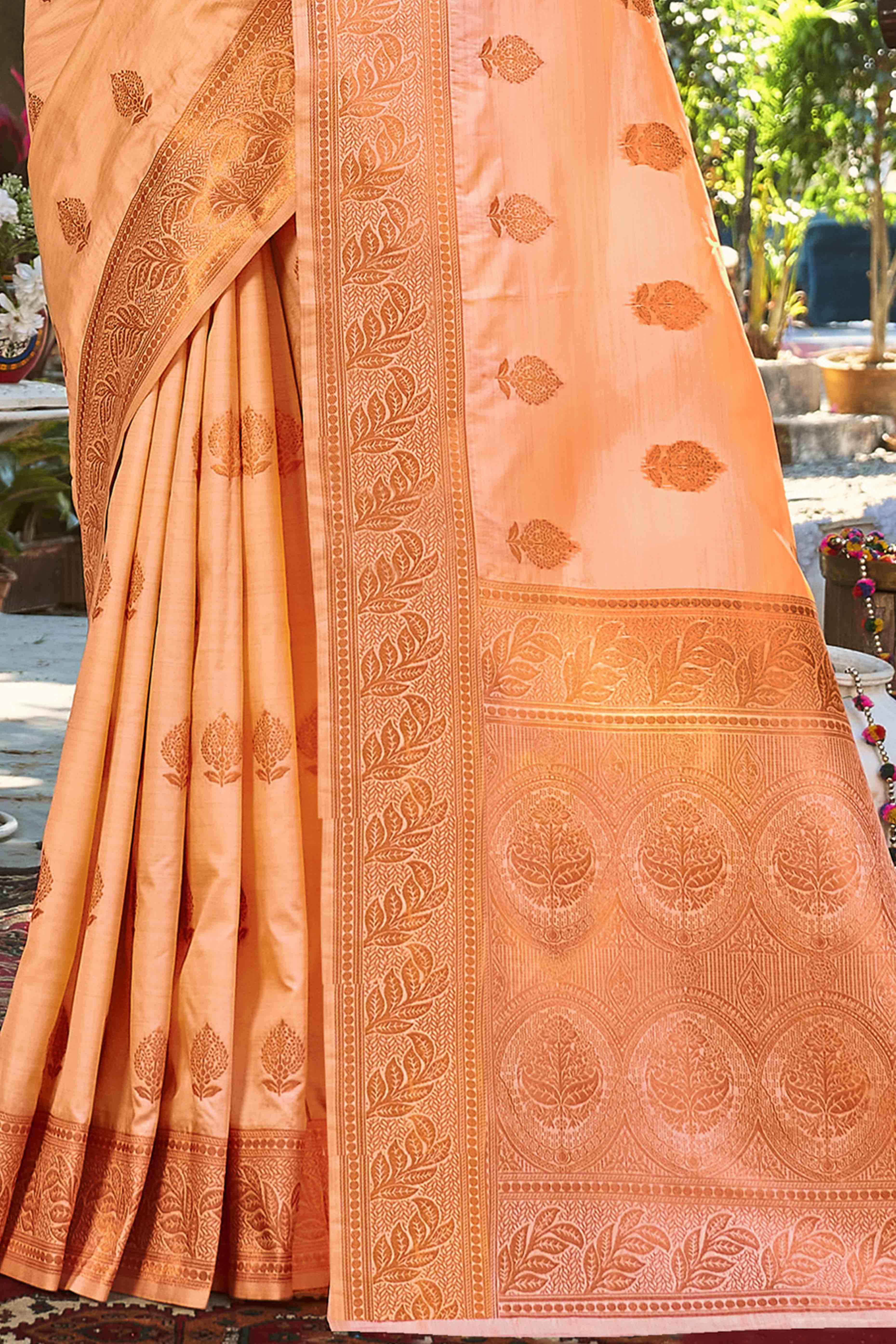 Graceful Emerald Floral Zari Woven Banarasi Silk Saree In Peach