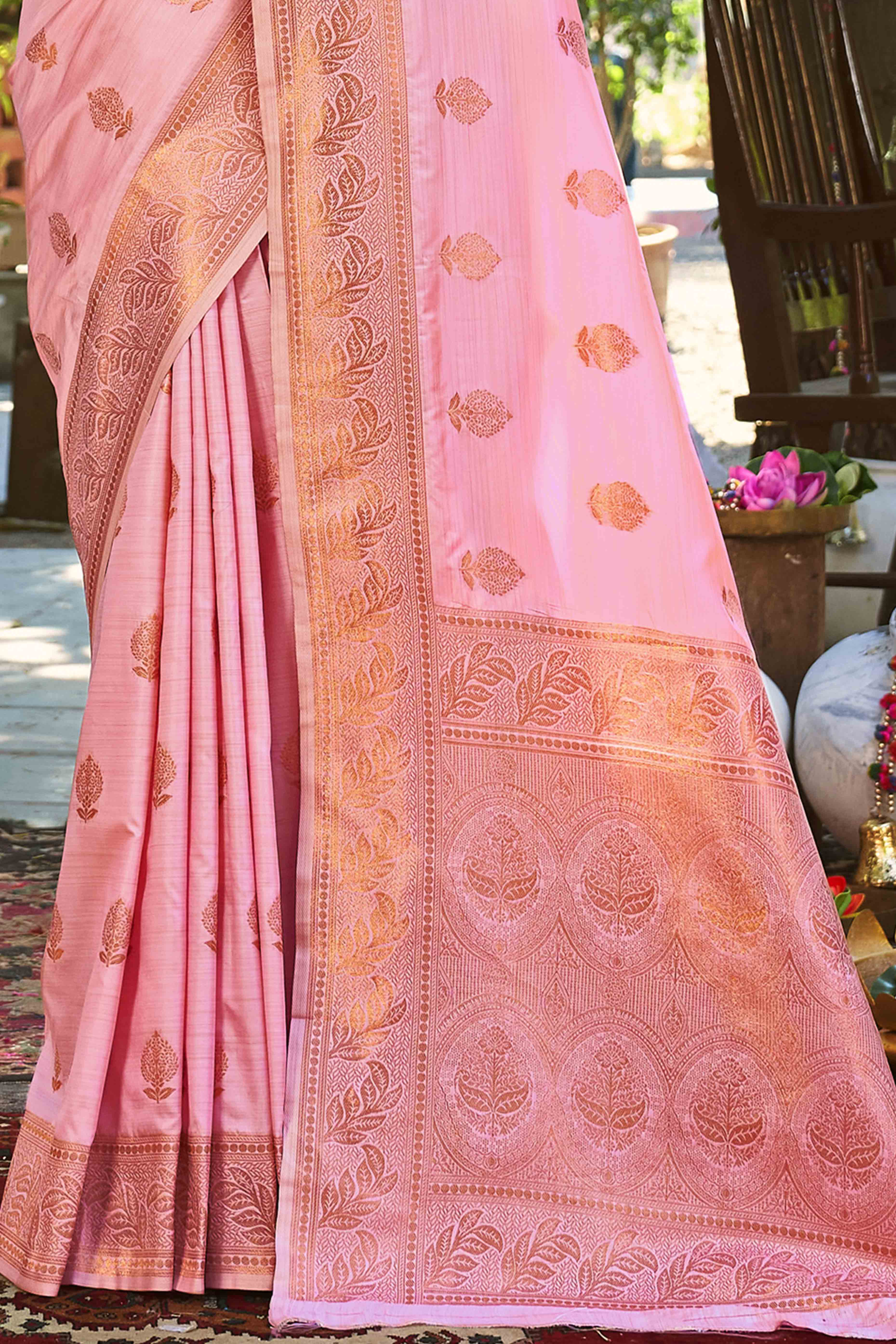 Sophisticated Floral Zari Woven Banarasi Silk Saree In Pink