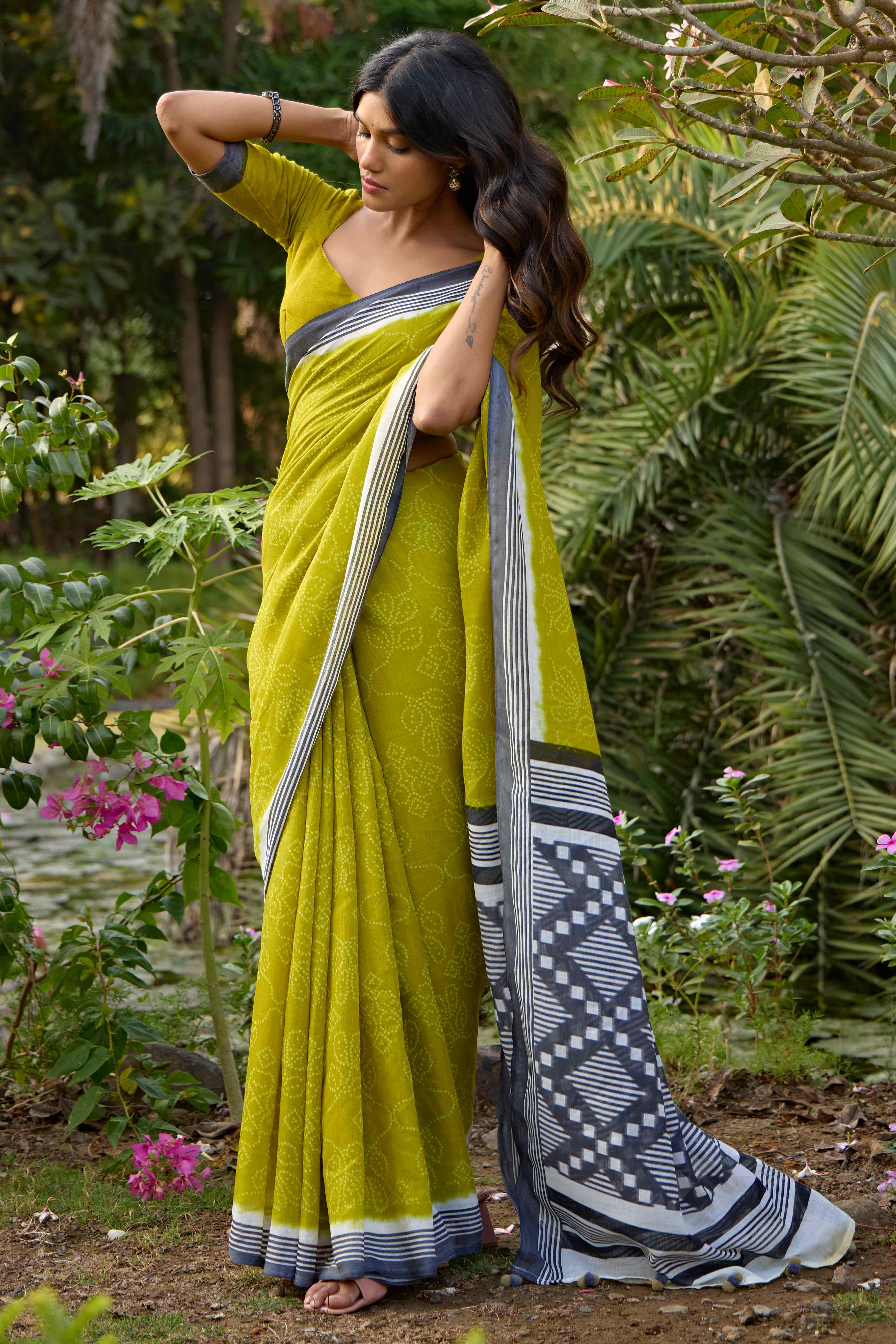 Green Bandhani Printed Linen Saree