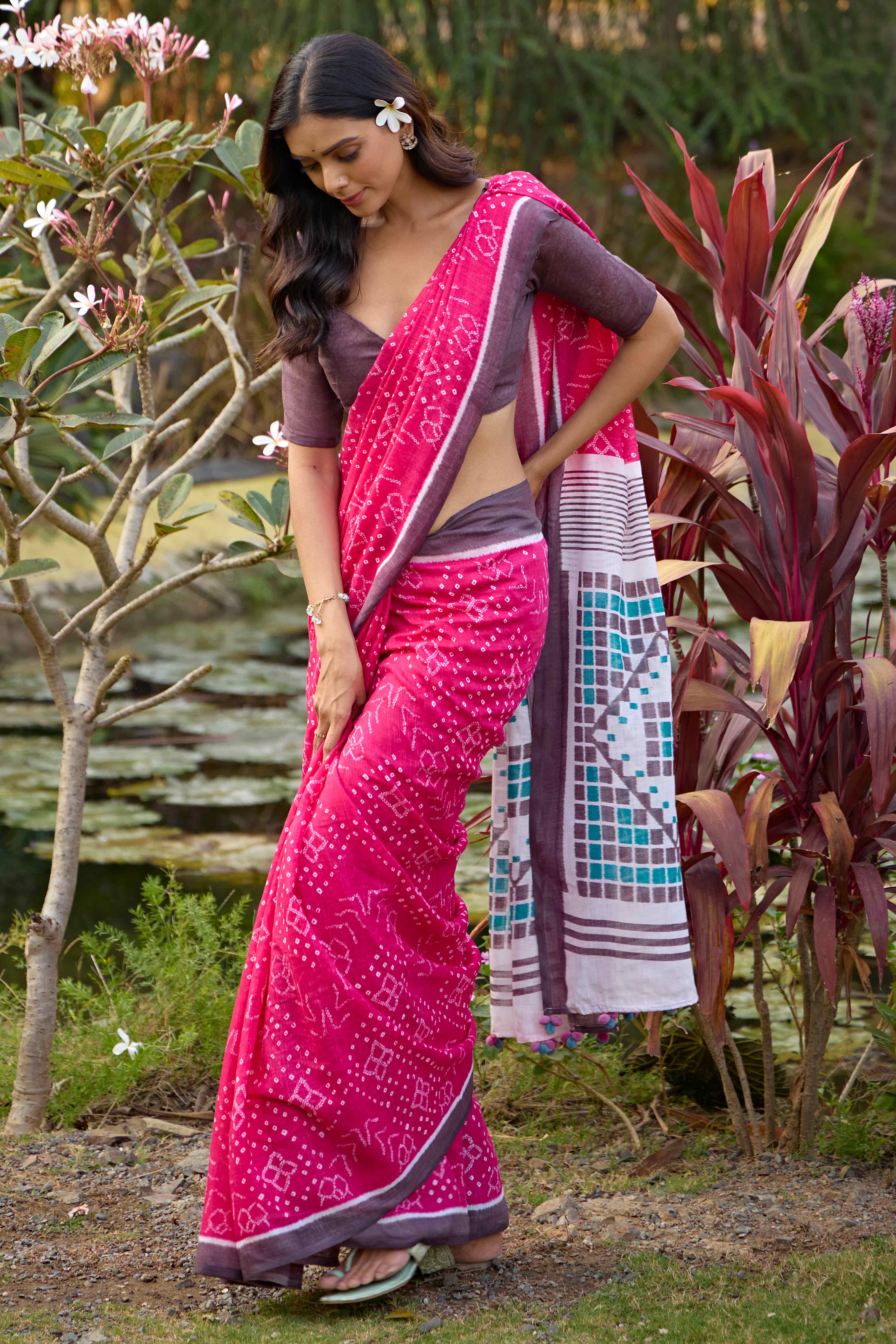 Pink Bandhani Printed Linen Saree