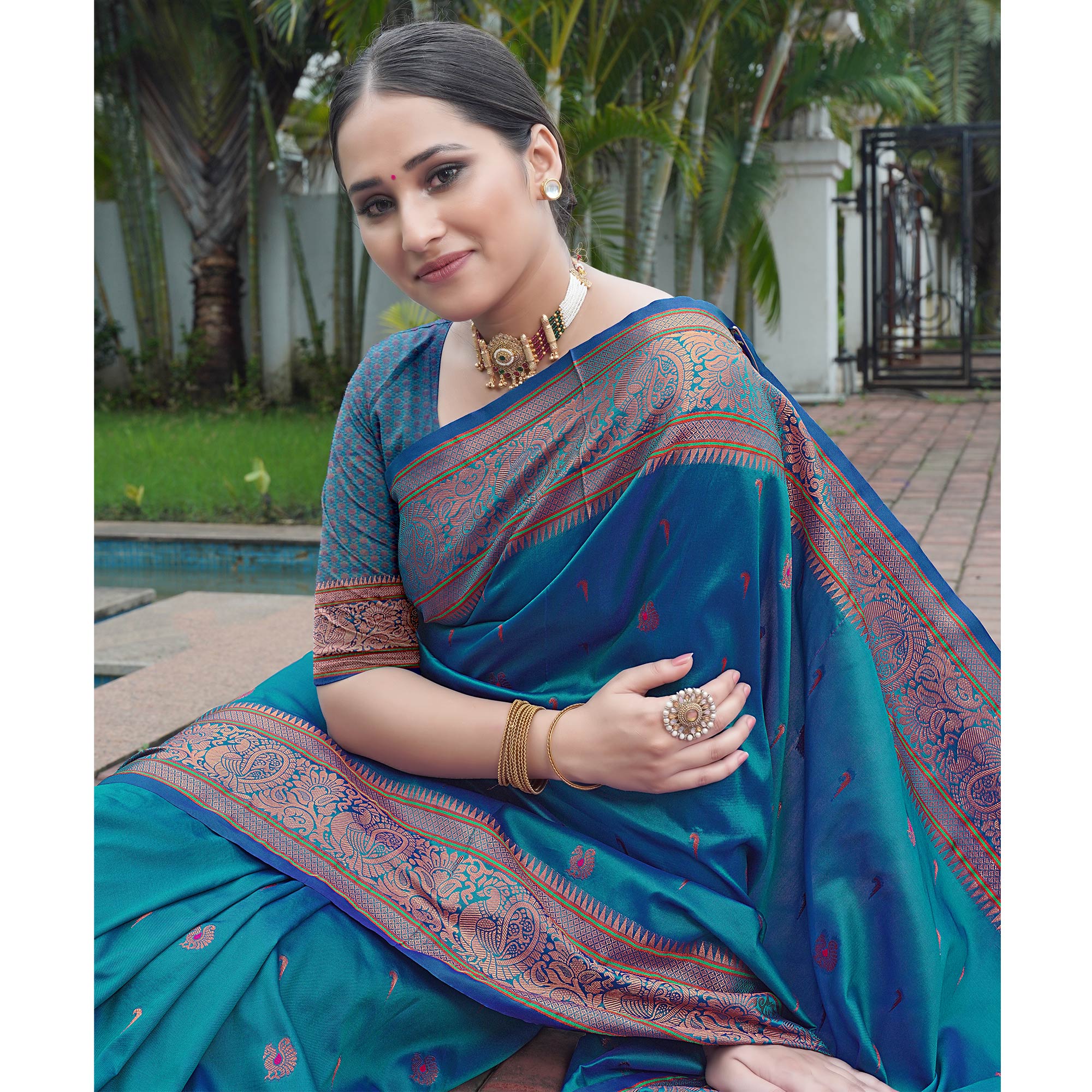 Morpich Woven Paithani Art Silk Saree