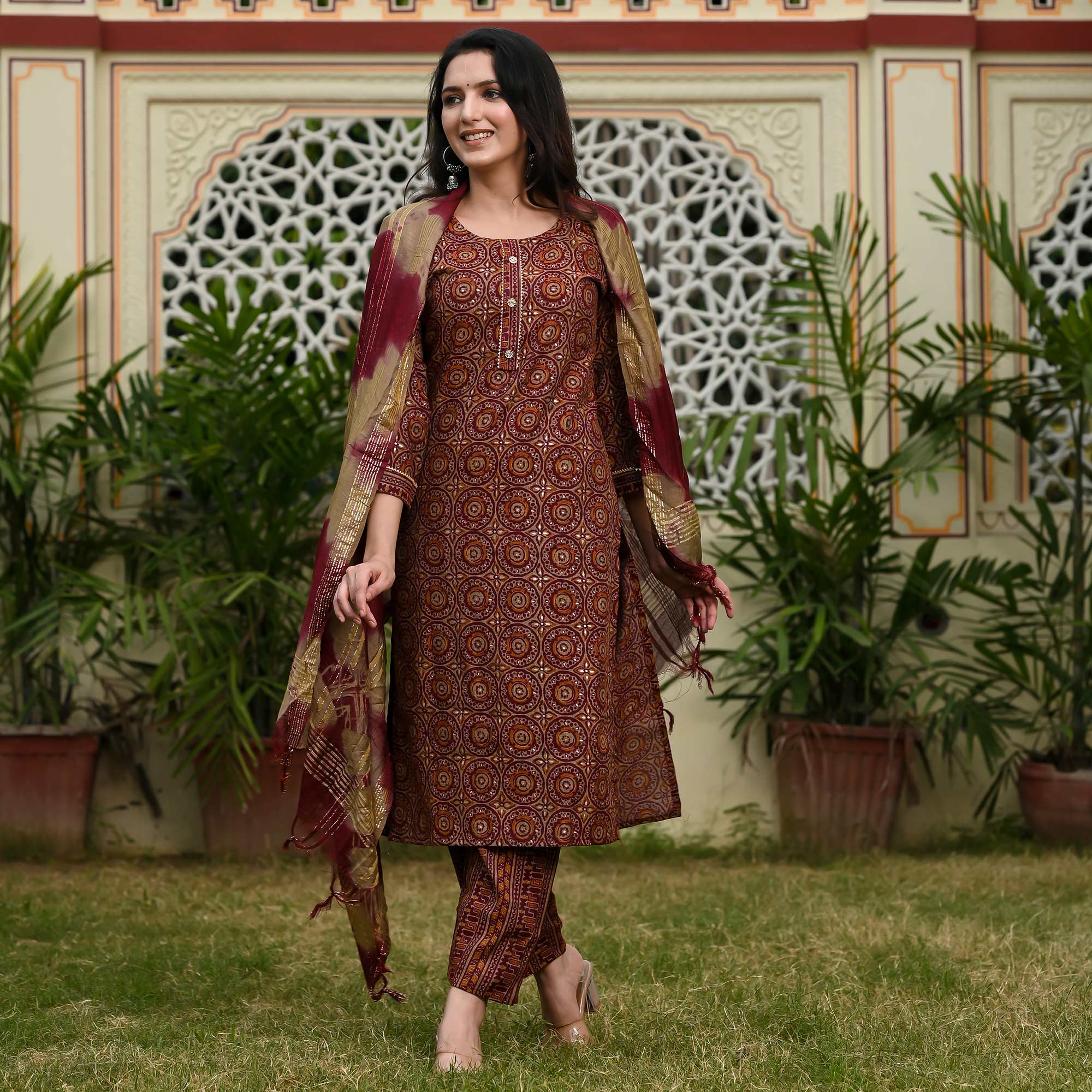 AARD-KNGNA-1627-MAROON