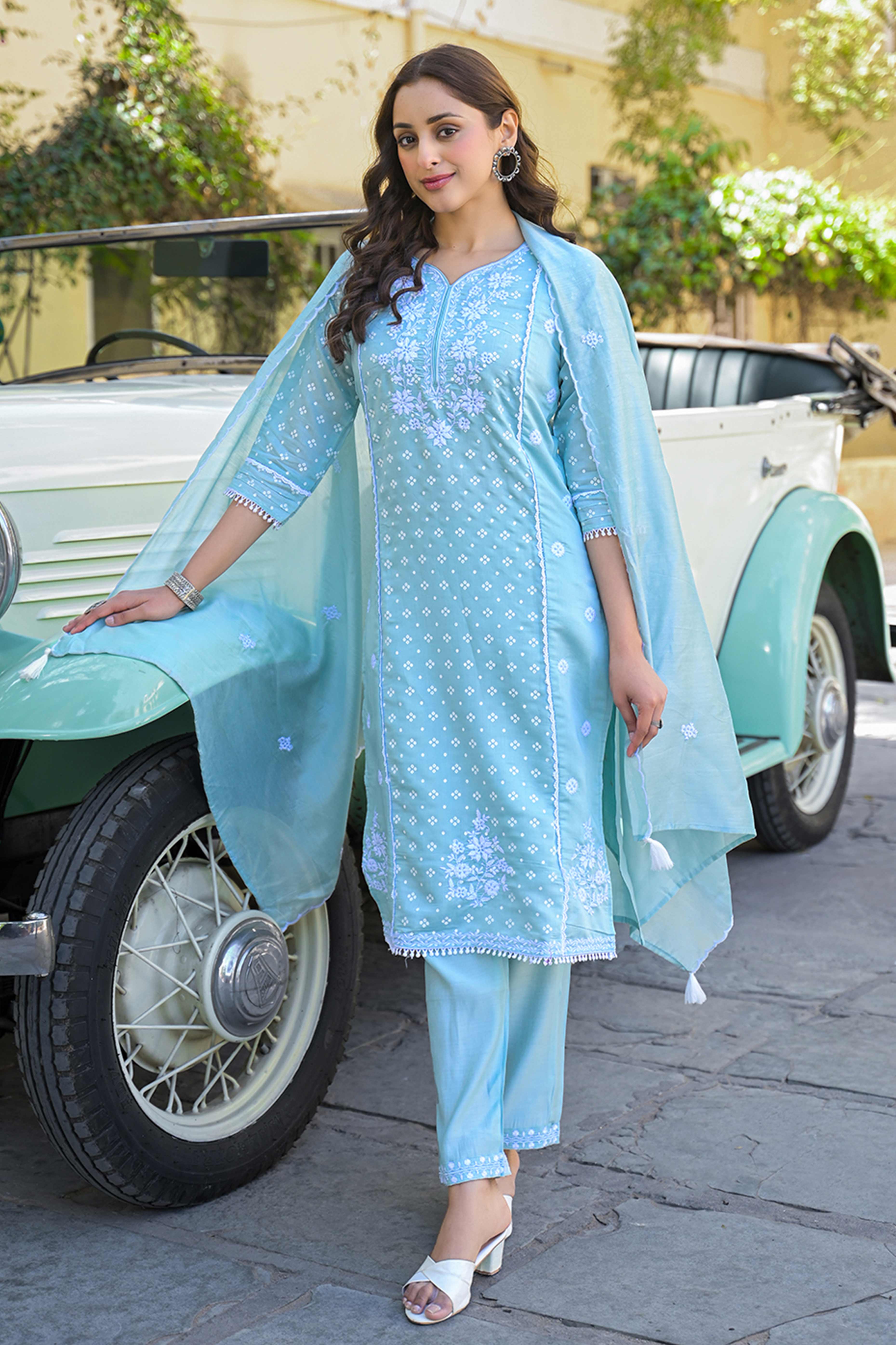 Turquoise Floral Embroidered Chanderi Silk Straight Salwar Suit