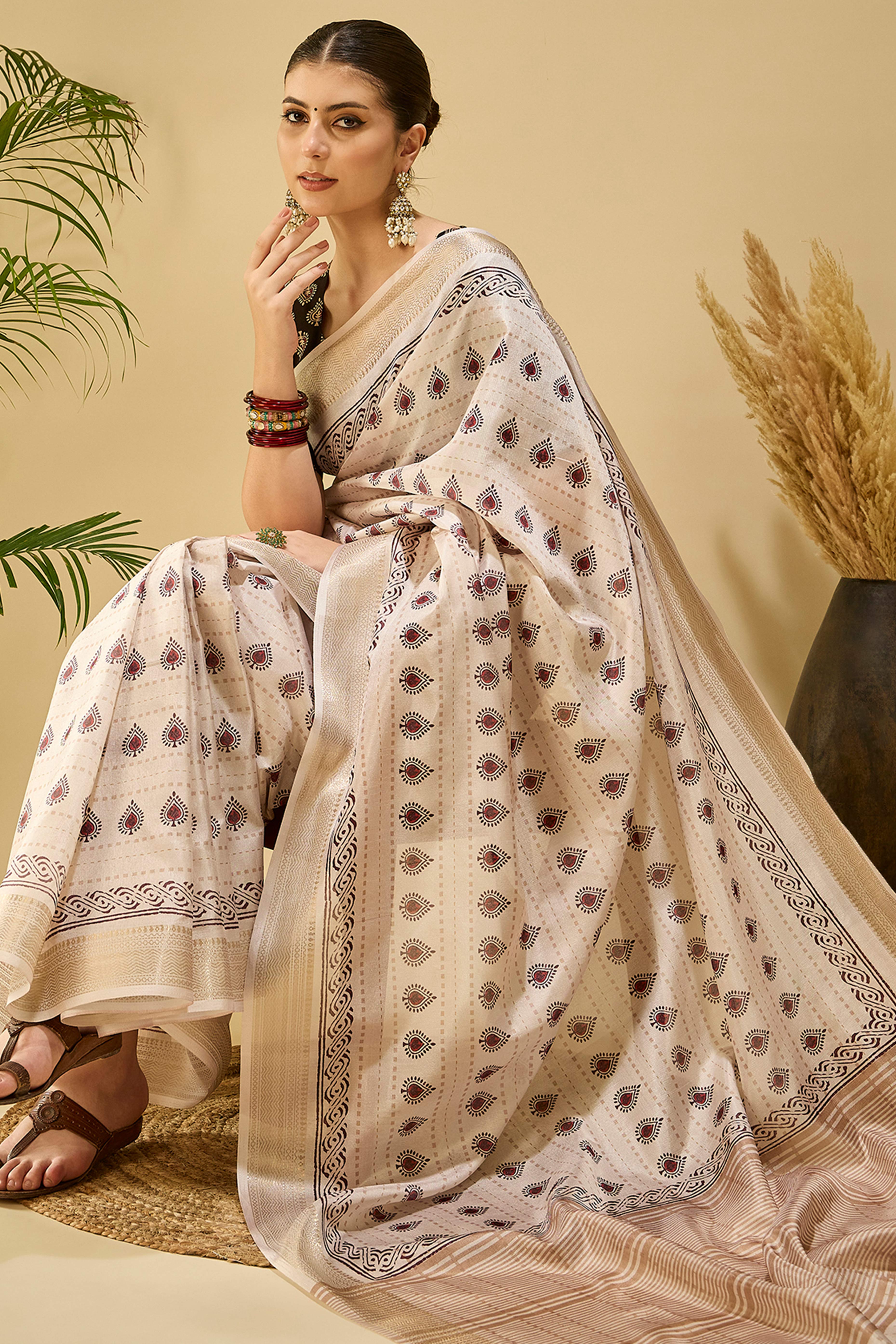 Ivory Cream Floral Printed Katki Cotton Silk Saree With Graceful Tassel Pallu