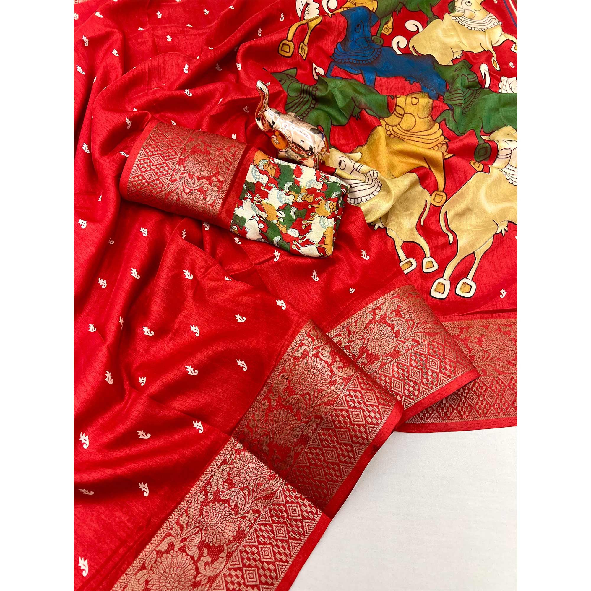 Designer Red Dola Silk Saree Featuring Intricate Floral Zari Weaving