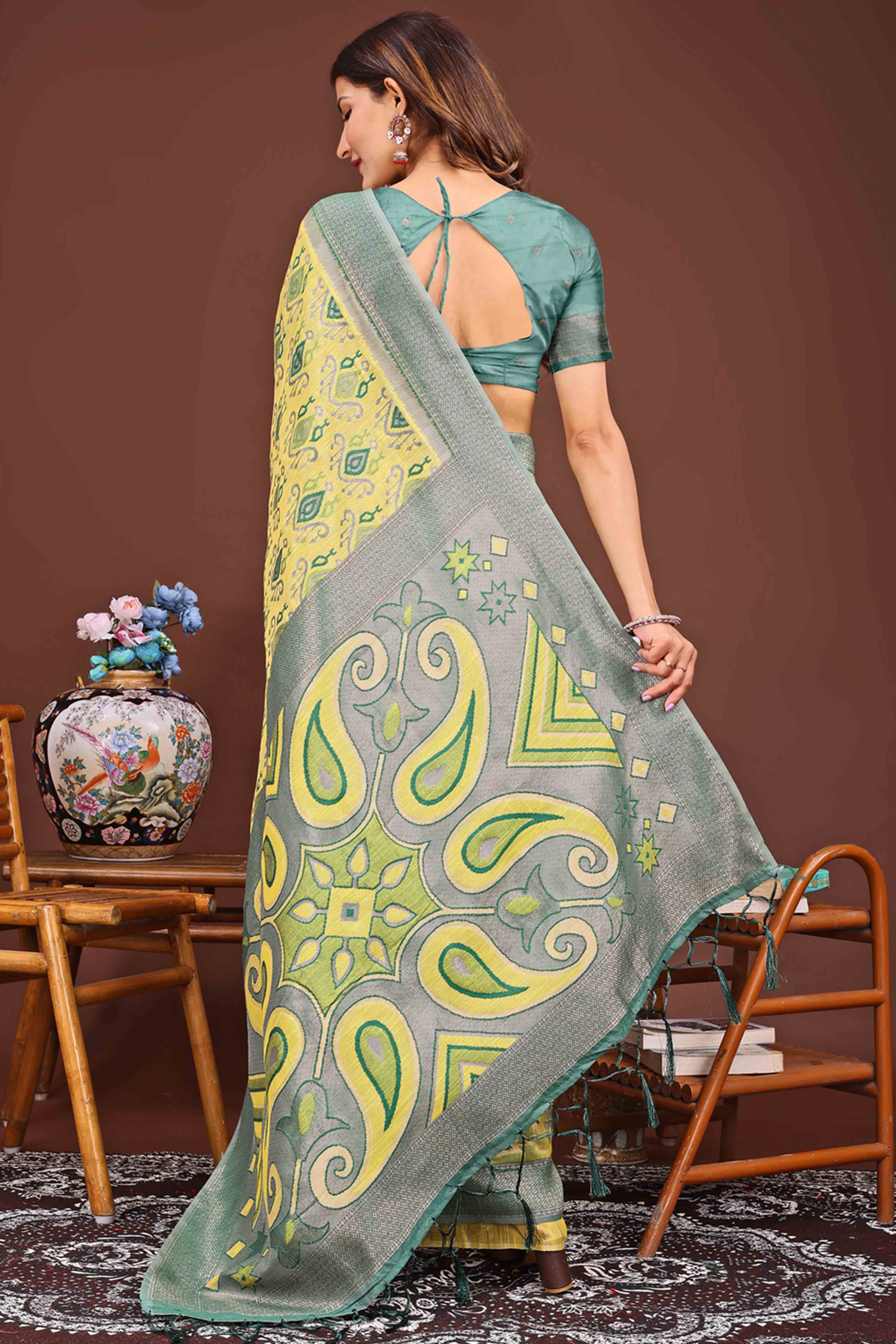 Stunning Zari Woven Yellow Linen Cotton Saree With Graceful Tassel Pallu