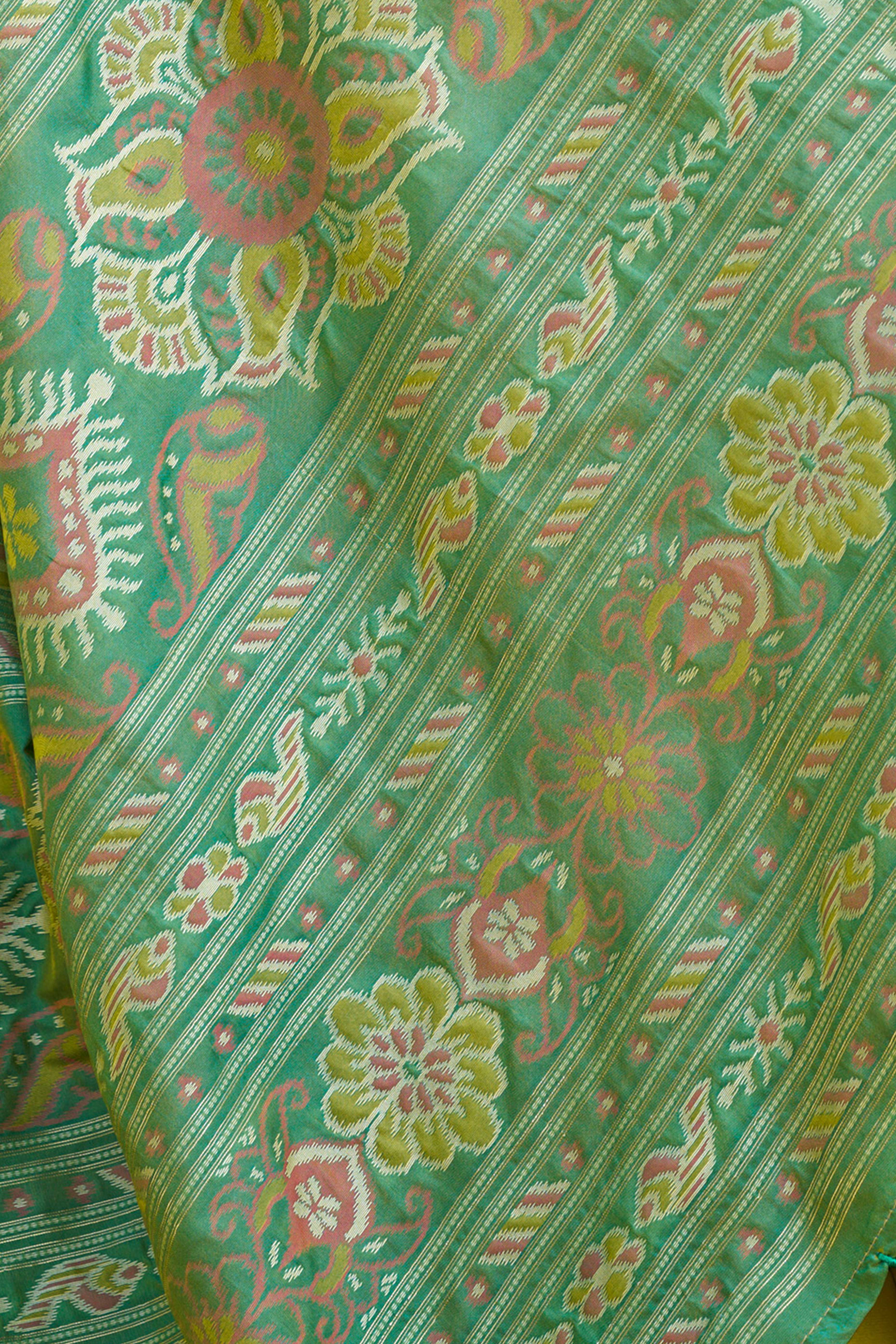 Graceful Lemon Yellow Pochampally Silk Blend Saree Adorned With Floral Weaving & Tassel Pallu