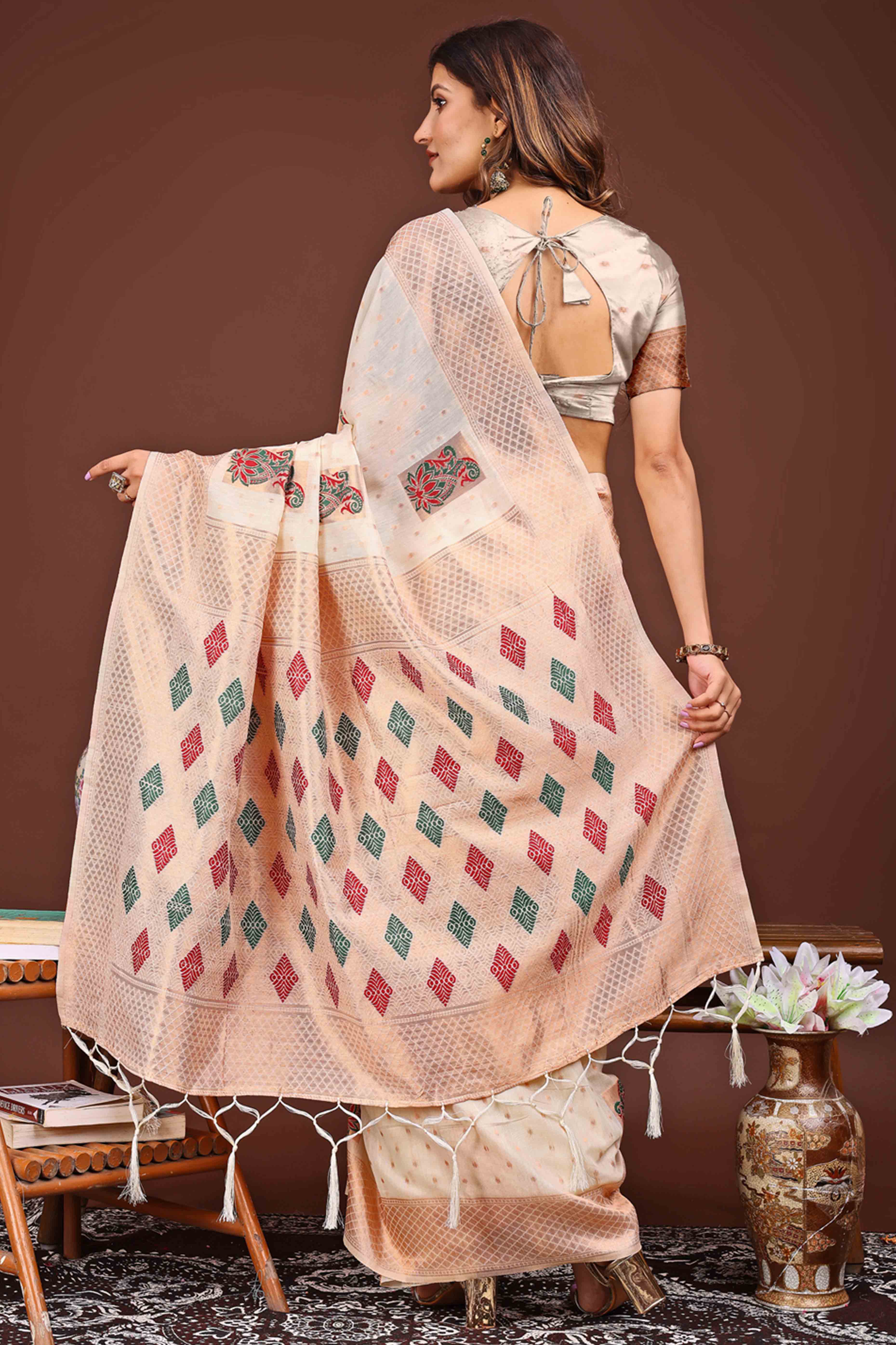 Offwhite Floral Zari Weaving Linen Cotton Saree With Tassel Pallu Accent