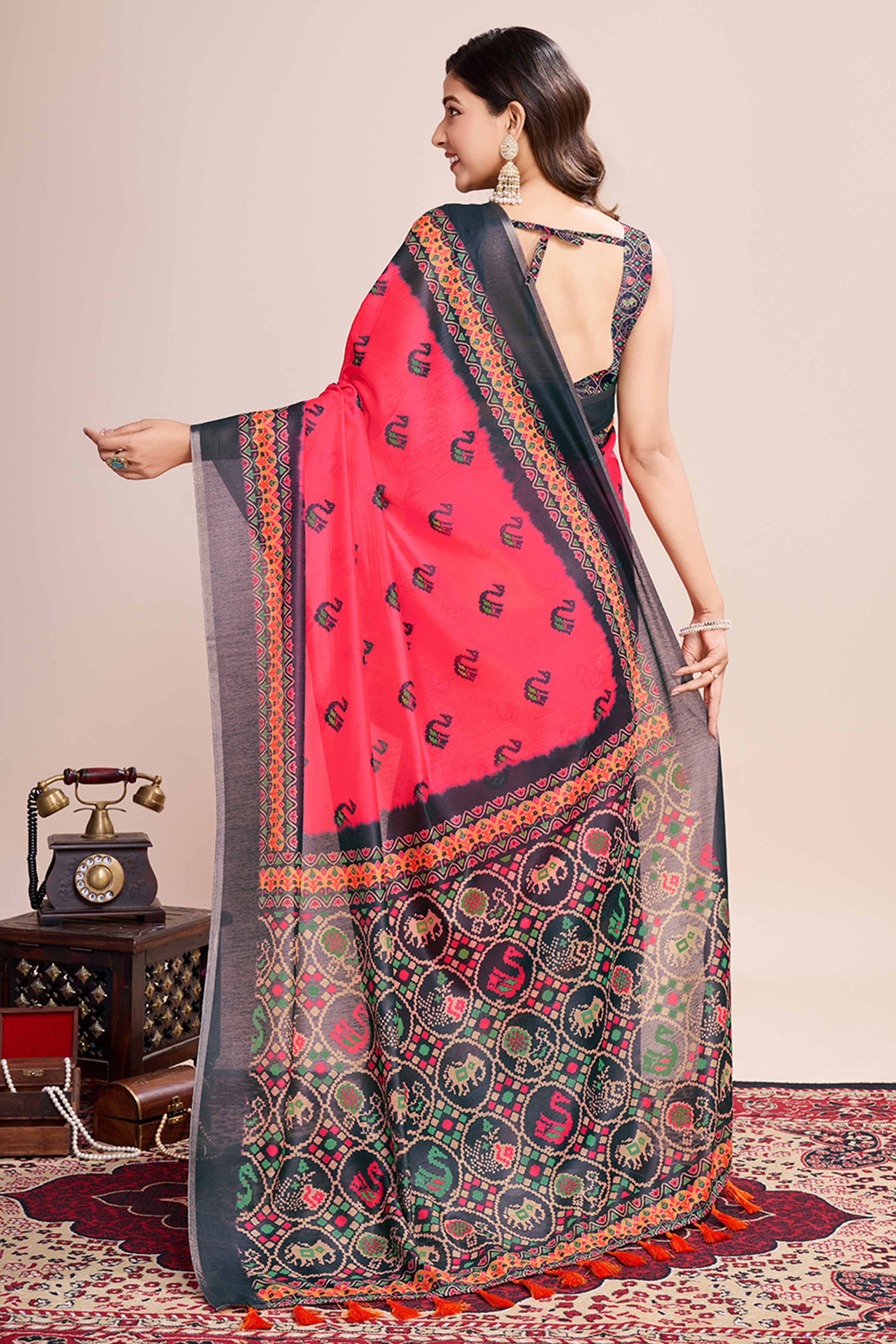 Pink Floral Printed Linen Saree