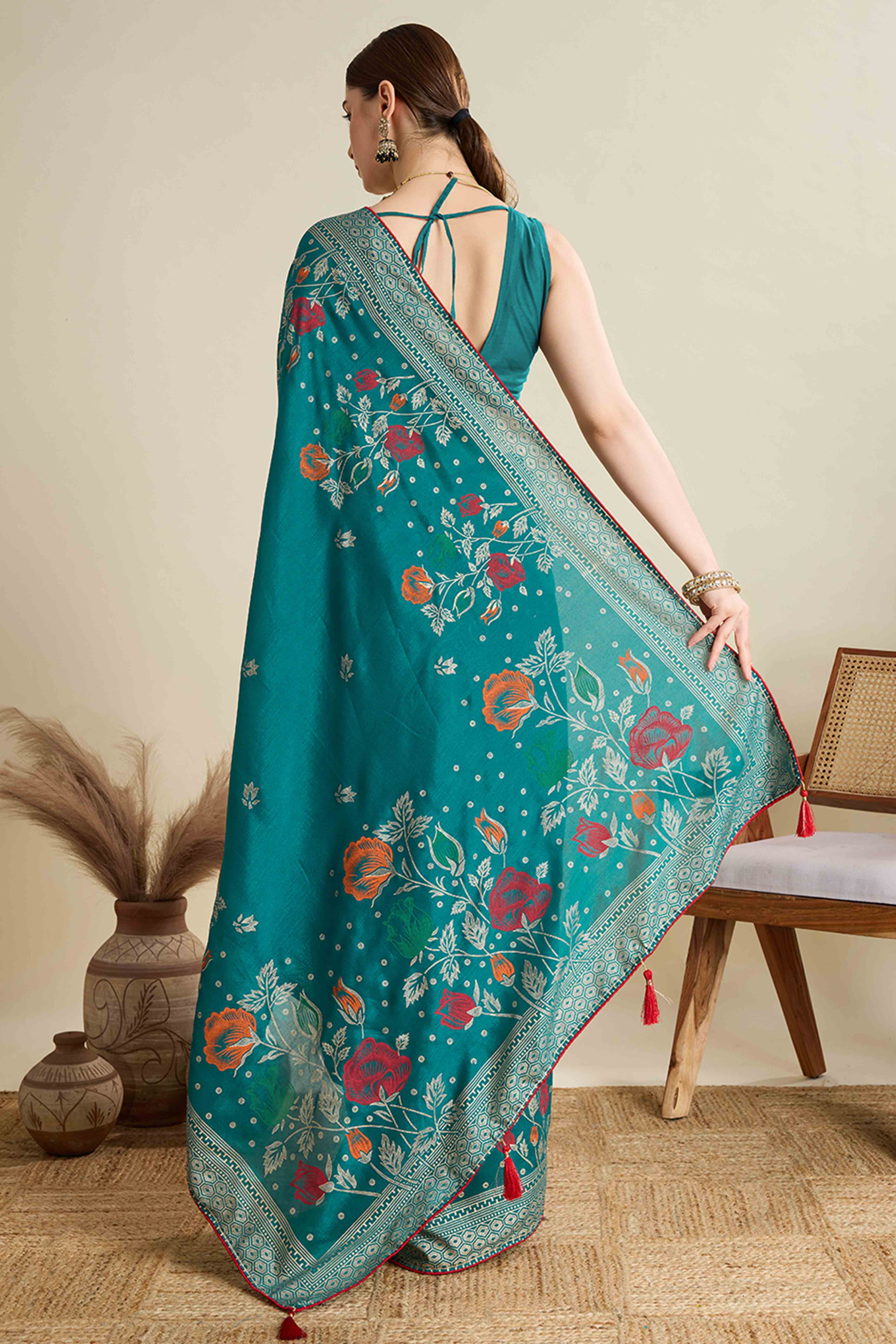 Rama Green Lightweight Cotton Silk Saree with Delicate Paisley Prints