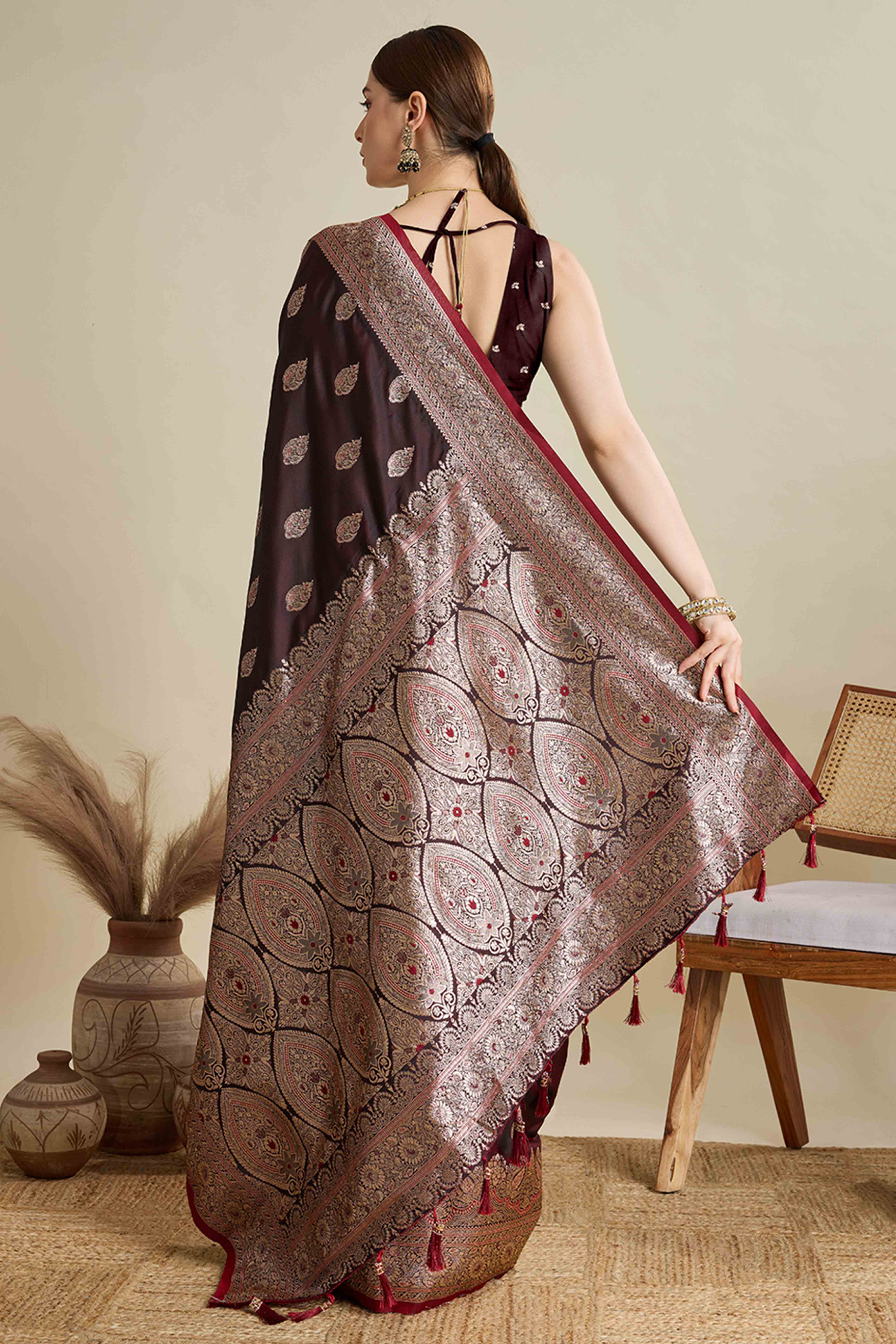 Dark Brown Pure Silk Saree Featuring Traditional Banarasi Zari Weaving Patterns