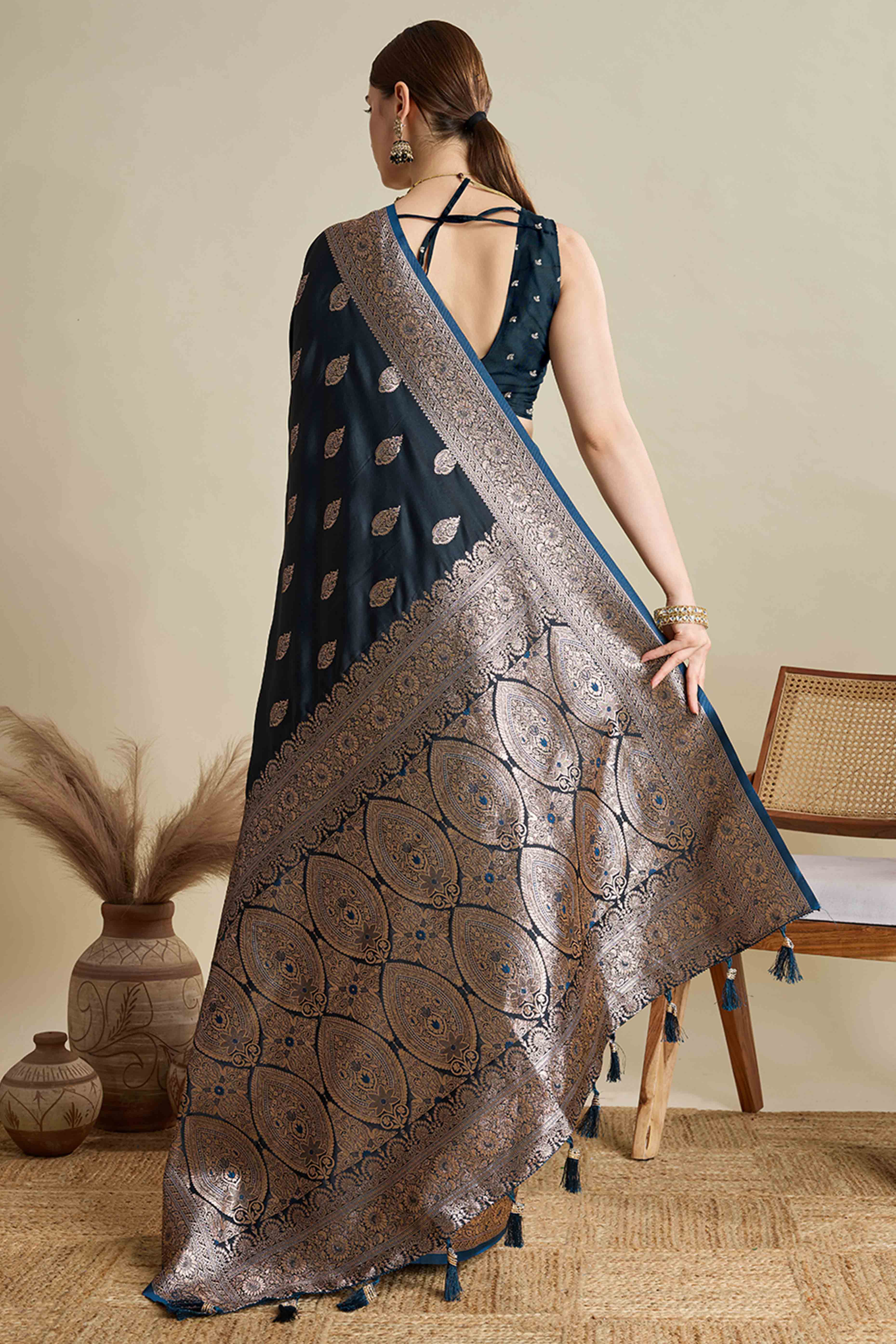 Deep Navy Blue Pure Silk Saree Featuring Traditional Banarasi Zari Weaving Patterns